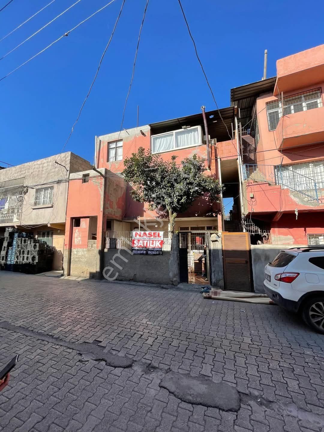 2 Buçuk Katlı Güney Cepheli .satılık Mustakil Ev