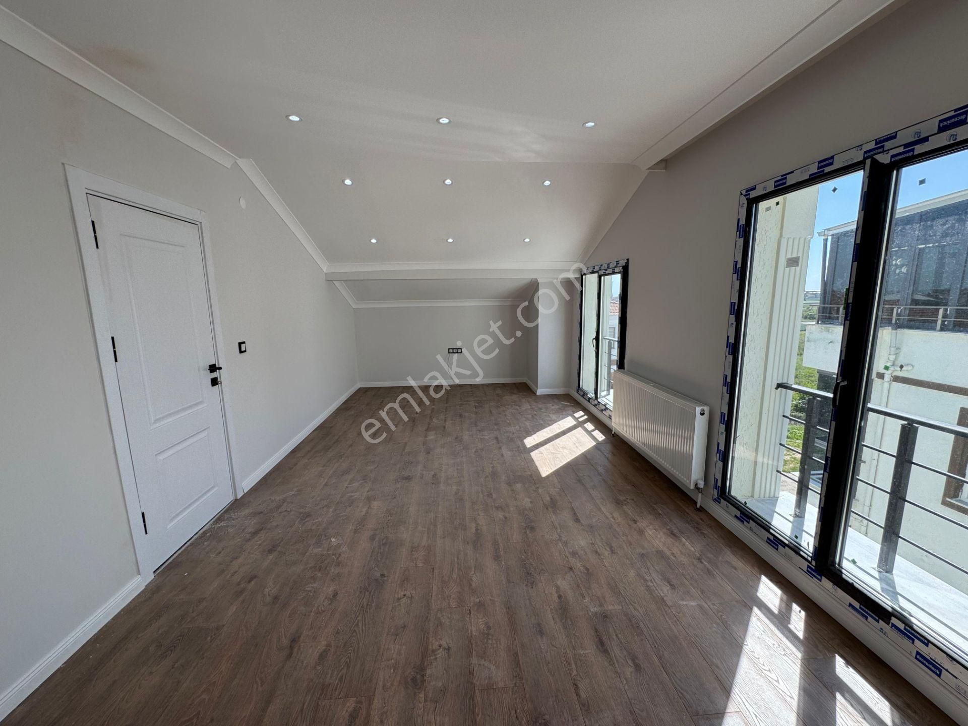 İstasyon Mahallesinde Satılık Lüks Yapılı 3+1 Dubleks Daire