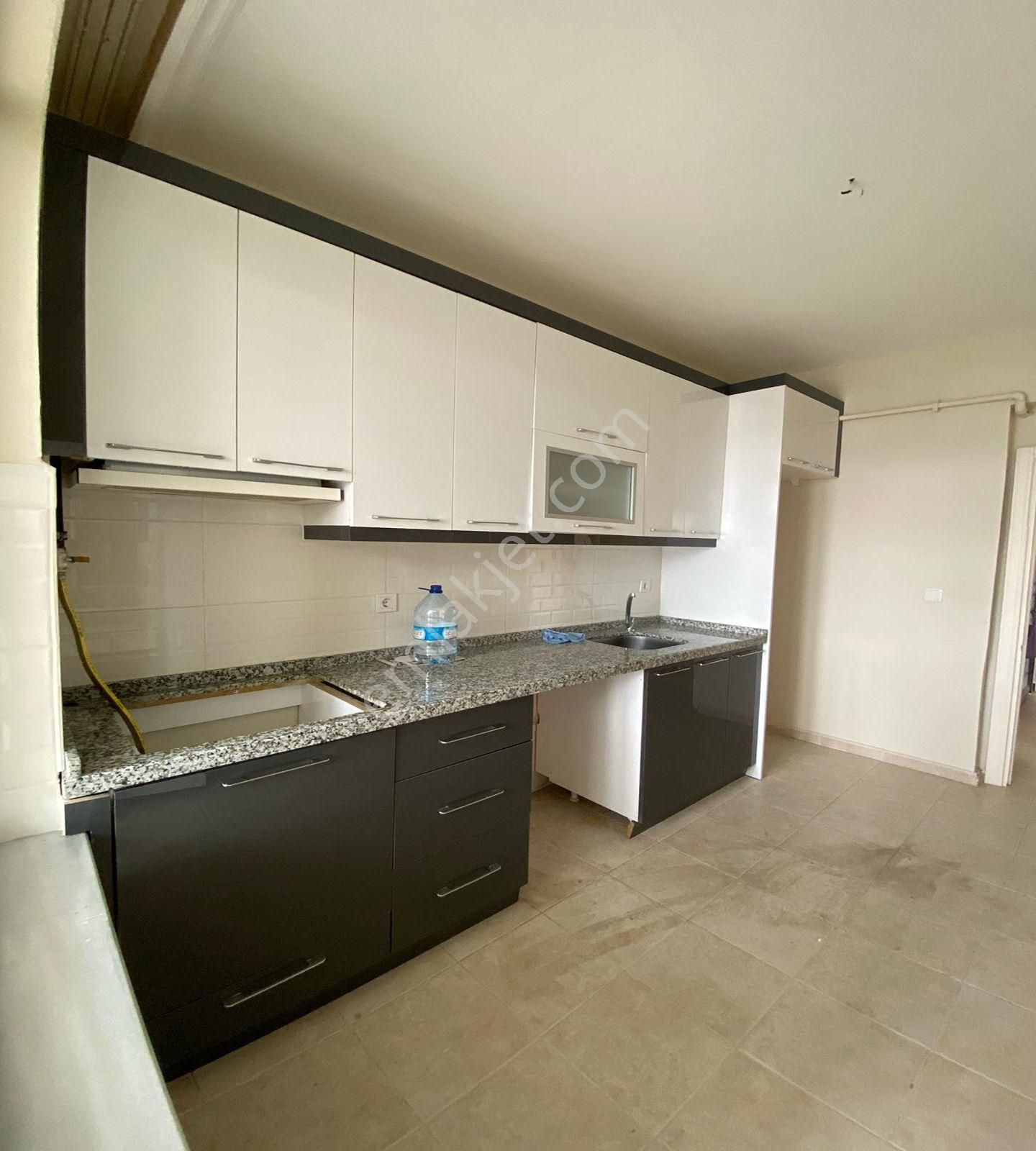 Ekinobada E5 'e Yakın Site İçinde Güneş Alan 3+1 Kiralık Daire!! Videolu!!!