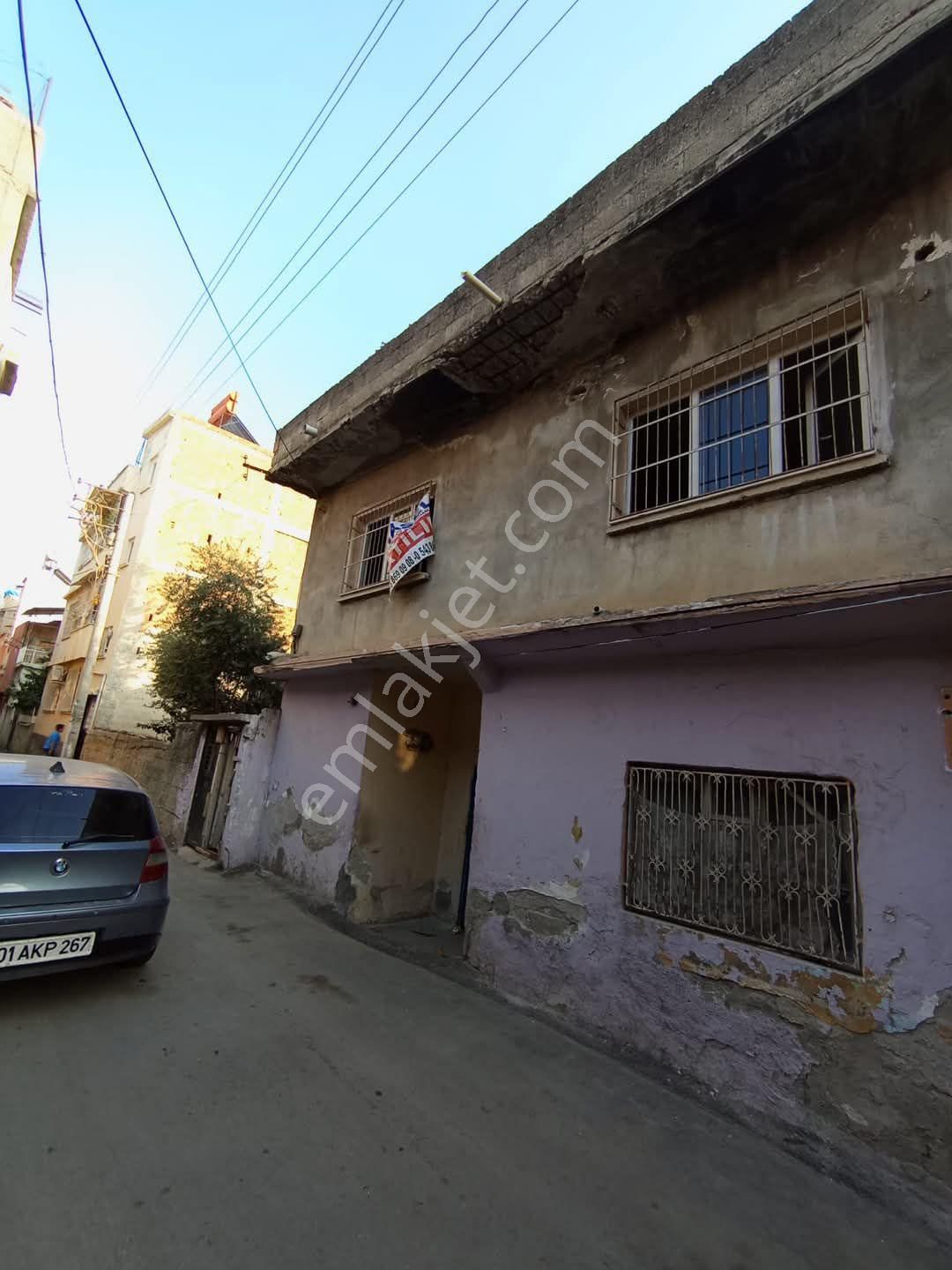 250 Metre Kare 2 Katlı Bahçeli Denizli Mahallesi Barbaros Okulu Civarında 