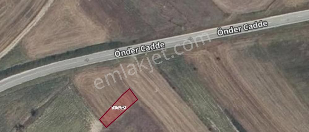 Tekirdağ Saray Kurtdere Asvalt Yolu Üzerinede Tek Tapu Müstakil Parsel 270 M2