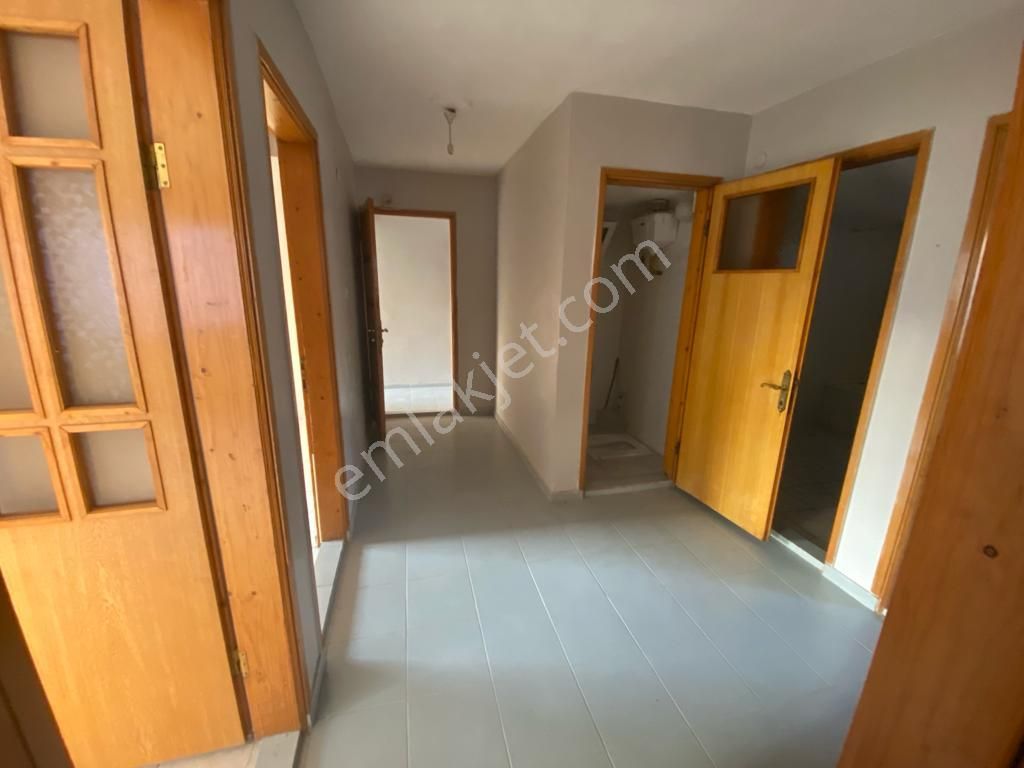Bornova Yeşilçamda Bağımsız Girişli 3+1 Bahçe Katı Kiralık Daire