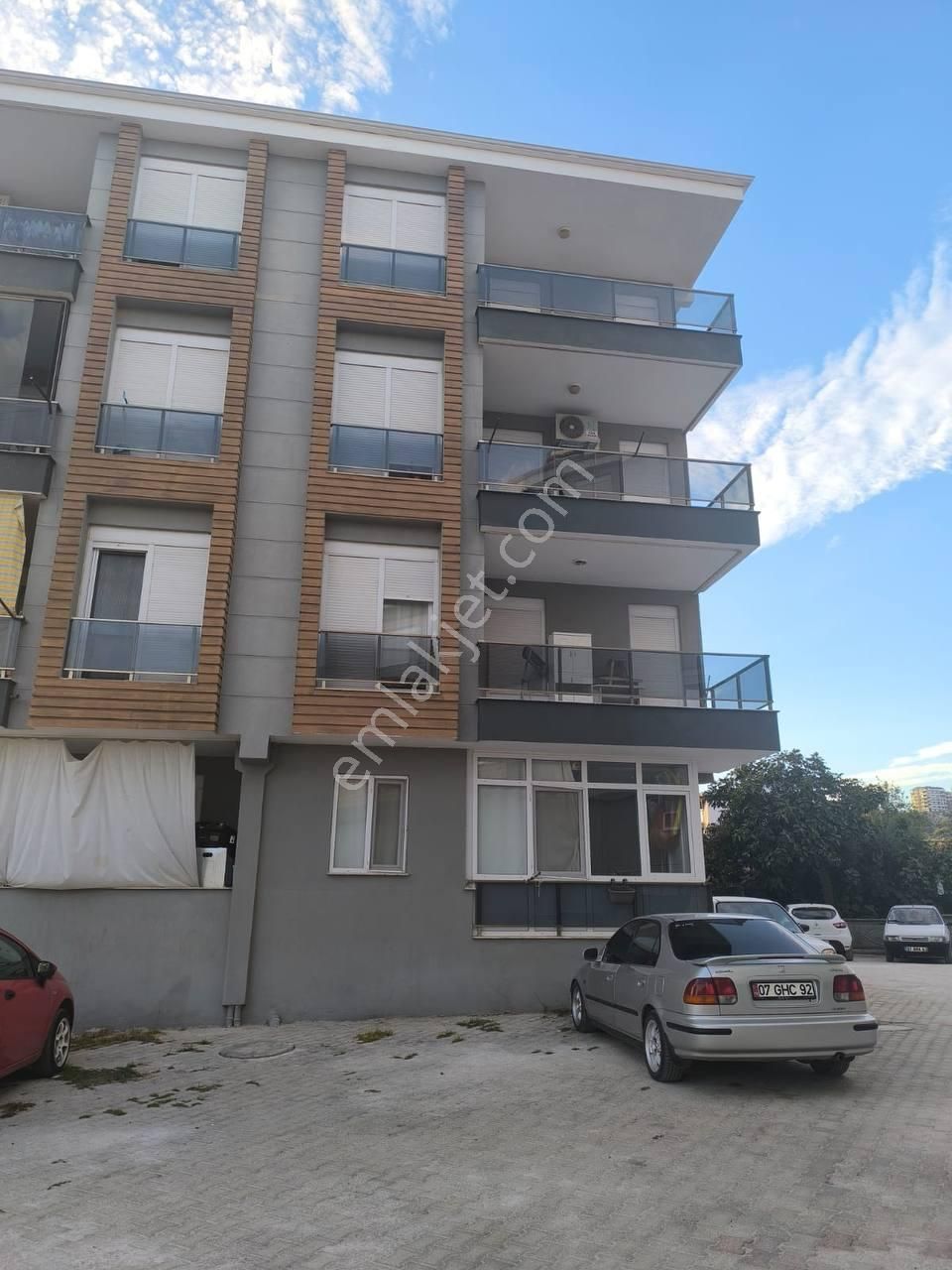 Şehir Hastanesi Yakını Ayrı Mutfak Ara Katta Eşyalı Kiralık 2+1!