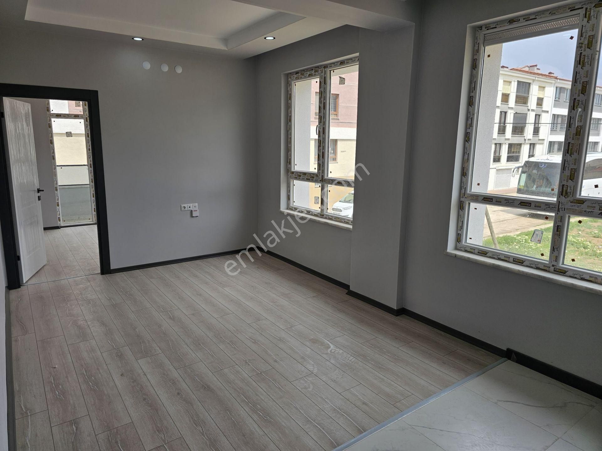 *genç Grup*şehir Hast. Yakını Yerden Isıtma Balkon Asansörlü 1+1