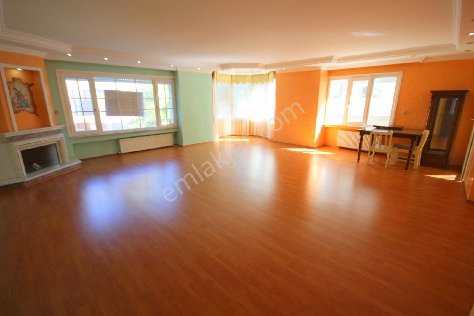 Florya Adakel'de Site İçinde 3+1 Arakat Daire