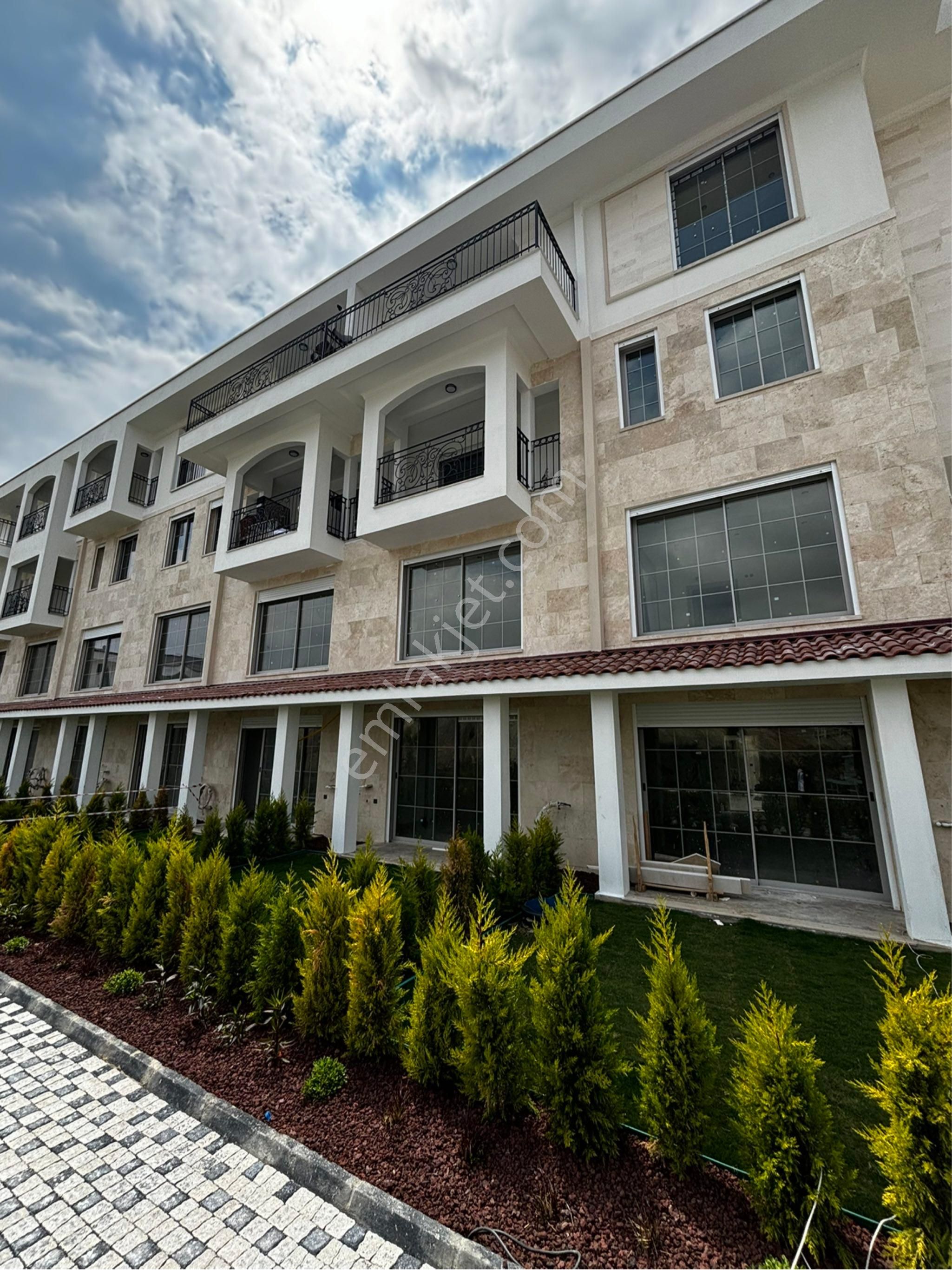 Kuşadası’nda Ultra Lüx 2+1 Dubleks Daire Seçenekleri