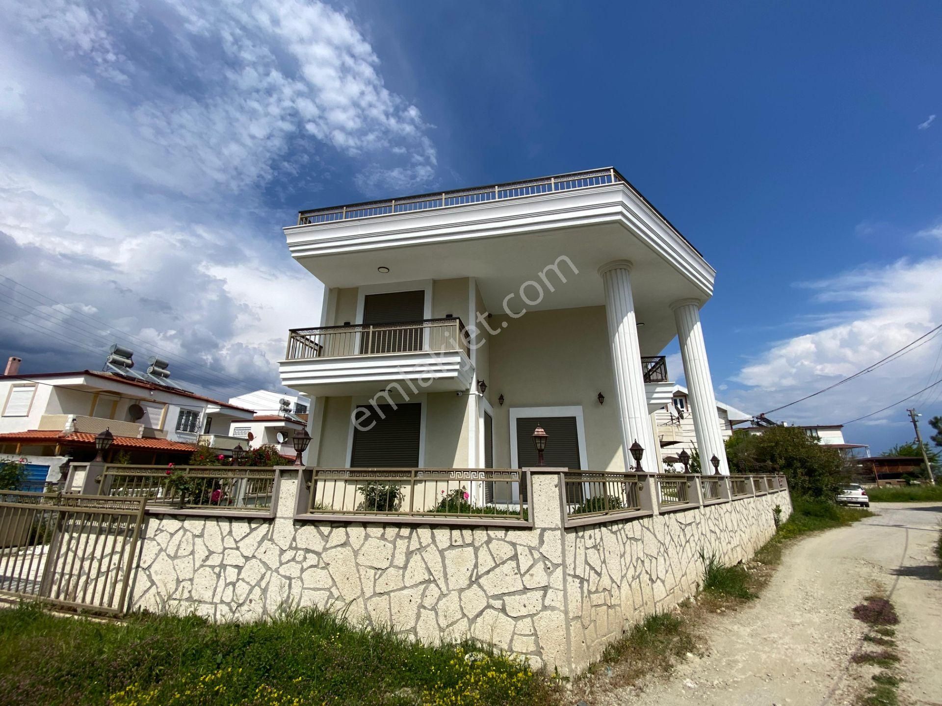 Afissia Gayrimenkul-güre De Denize Sıfır Ultra Lux Eşsiz Villa