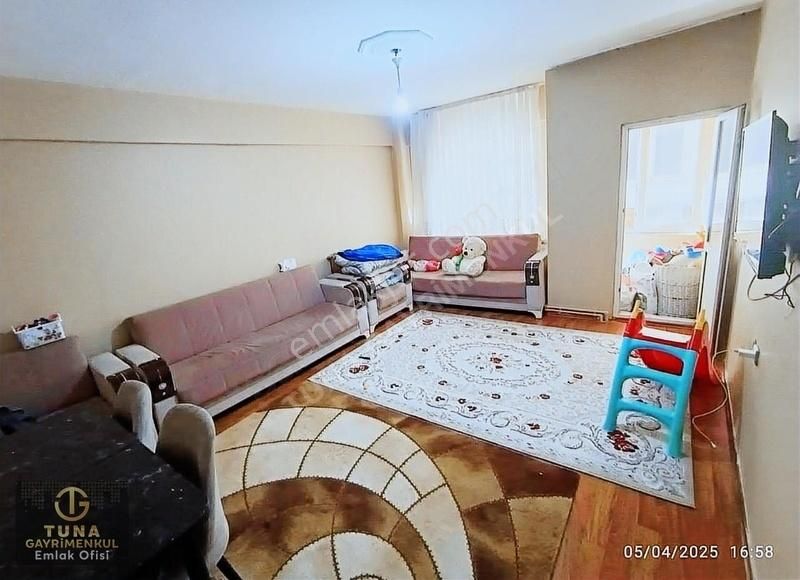 Bağcılar Hürriyet Mah 3+1 Satılık 1. Kat 115m2 Net Hisseli Daire