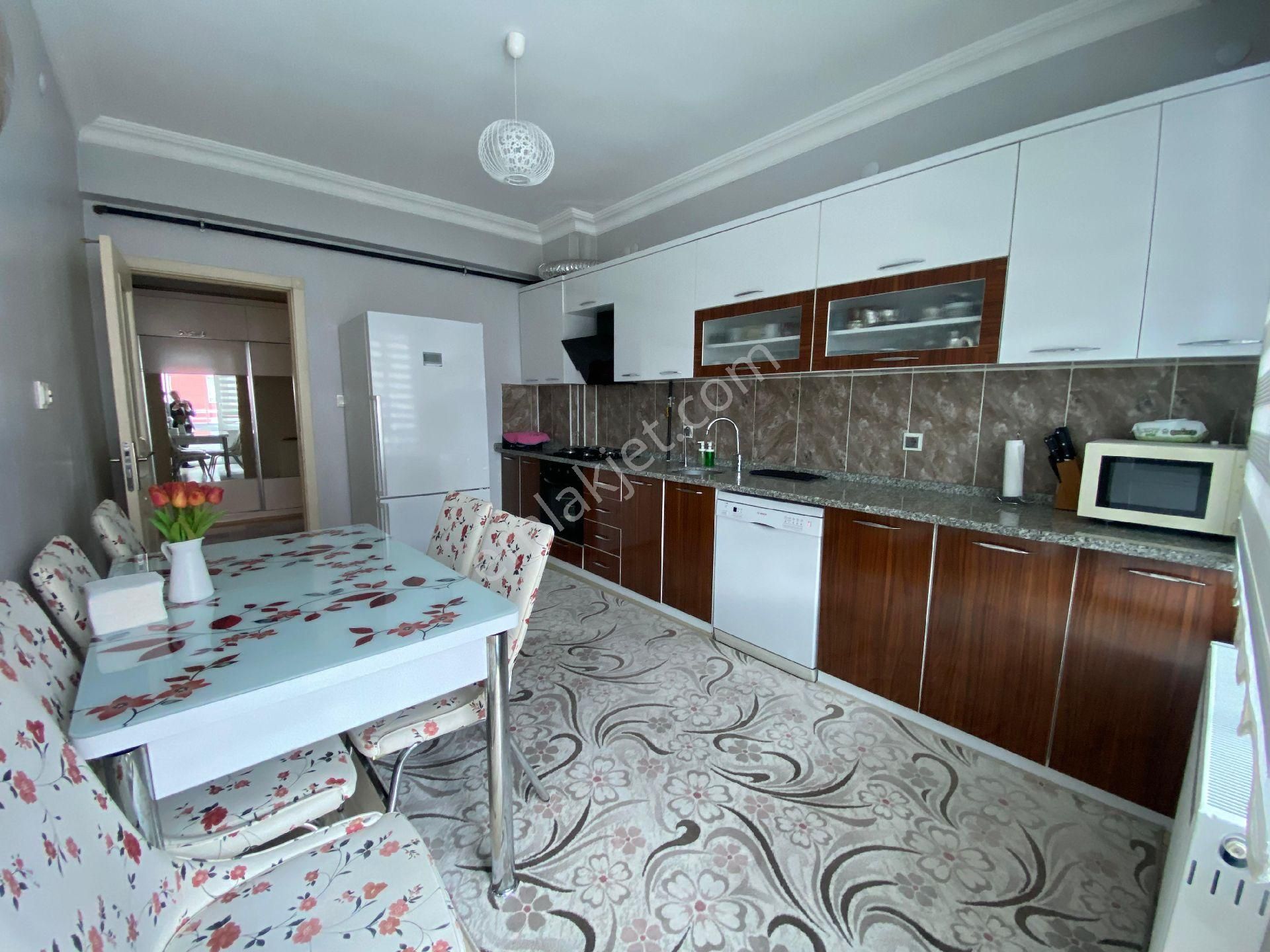 Kumköprü Mah. Şehir Hastanesi Yakını Satılık 3+1 Arakat