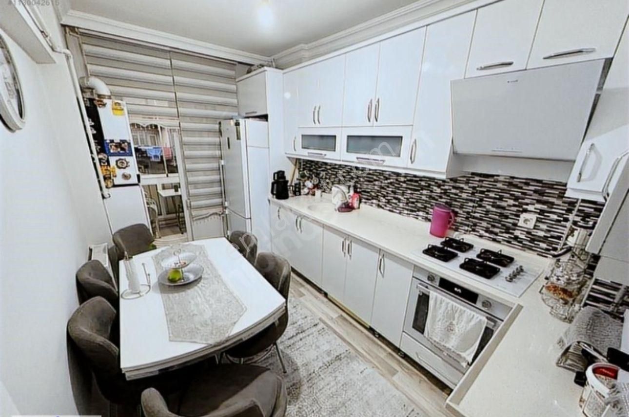 Salon Bagımsız 3+1 Cadde Üzeri Satılık