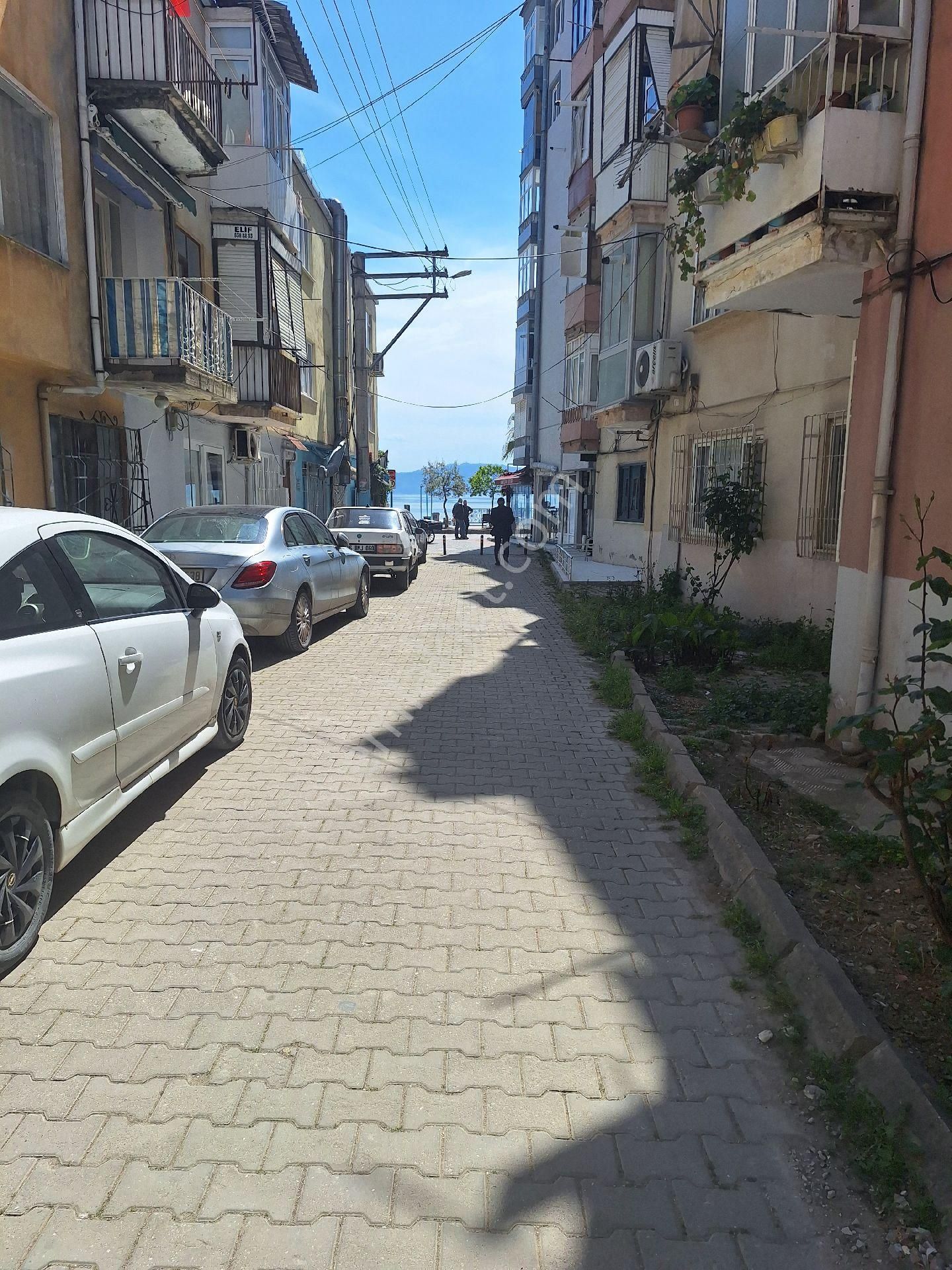 Gemlik K.kumla Feyza Emlak Tan Satılık Deniz Manzaralı Daire - Görsel 2
