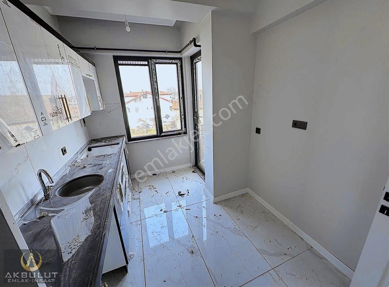Başiskele Yeşilyurt Mahallesi Asansörlü 2+1 Arakat Satılık Daire