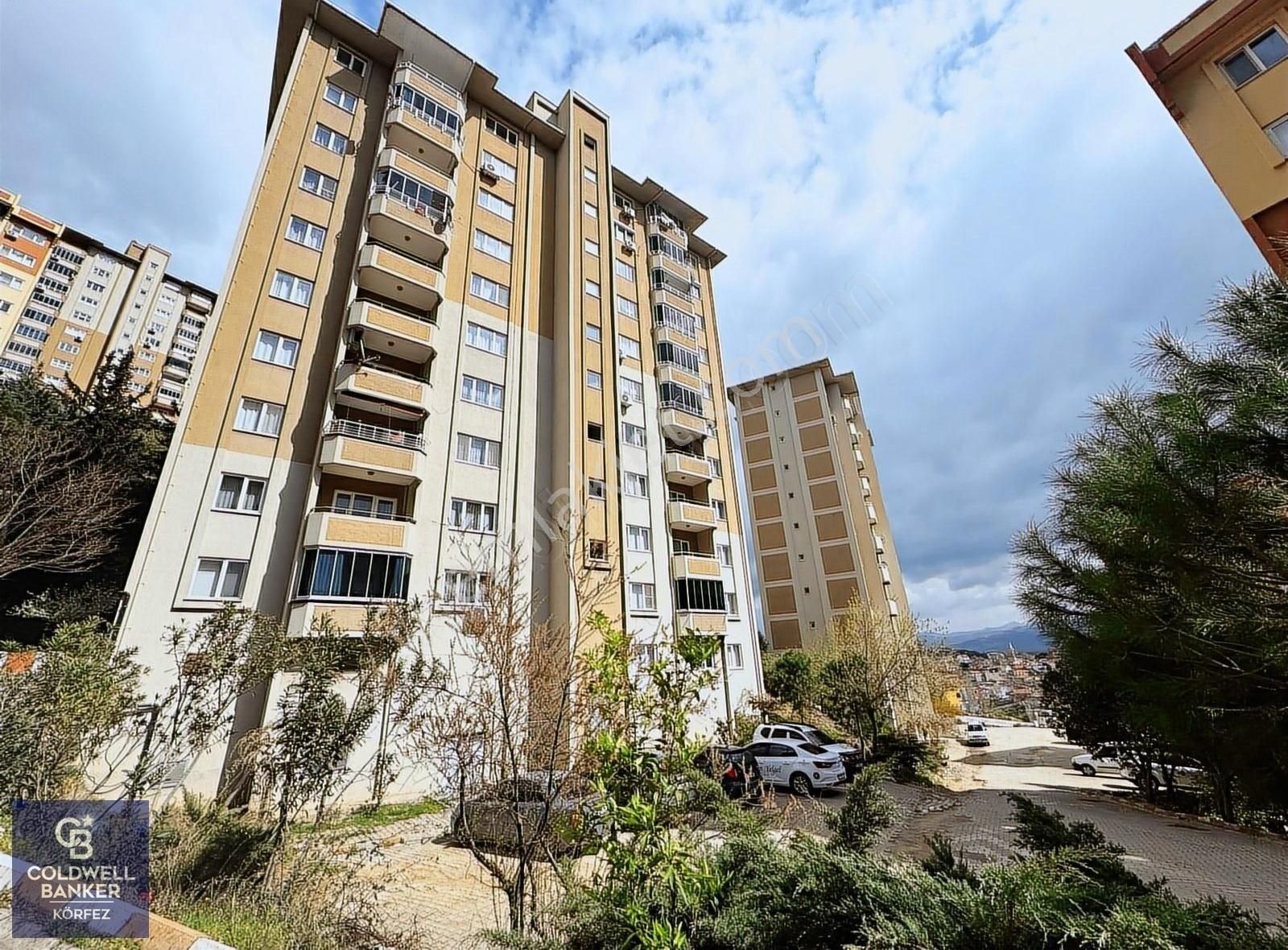 Edremit Toki Evlerinde Ayrı Mutfaklı Geniş 3+1 Kiralık Daire