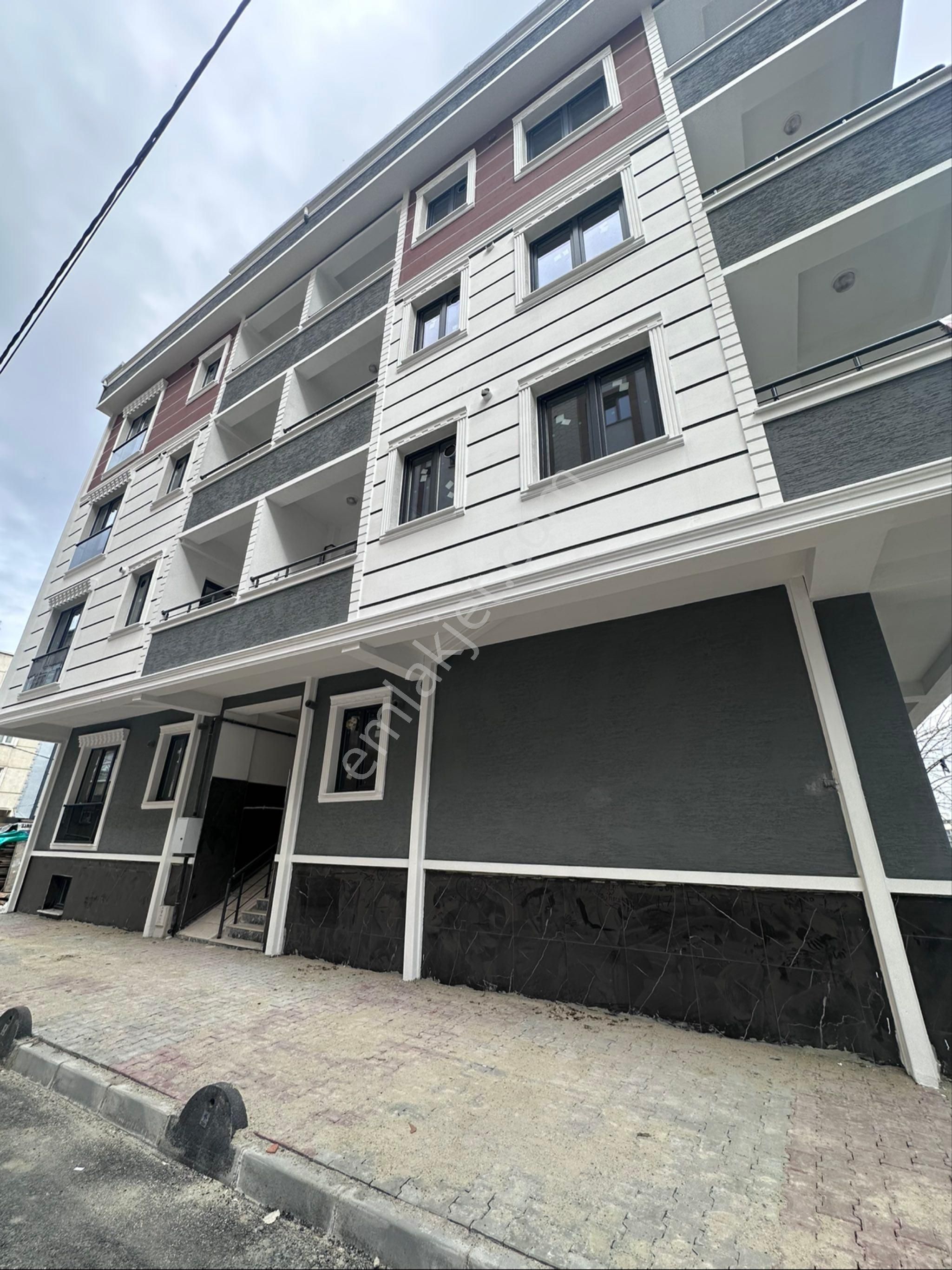 Çarşamba Pazarı Yakını Sıfır 2+1 80 M2 Satılık Daire