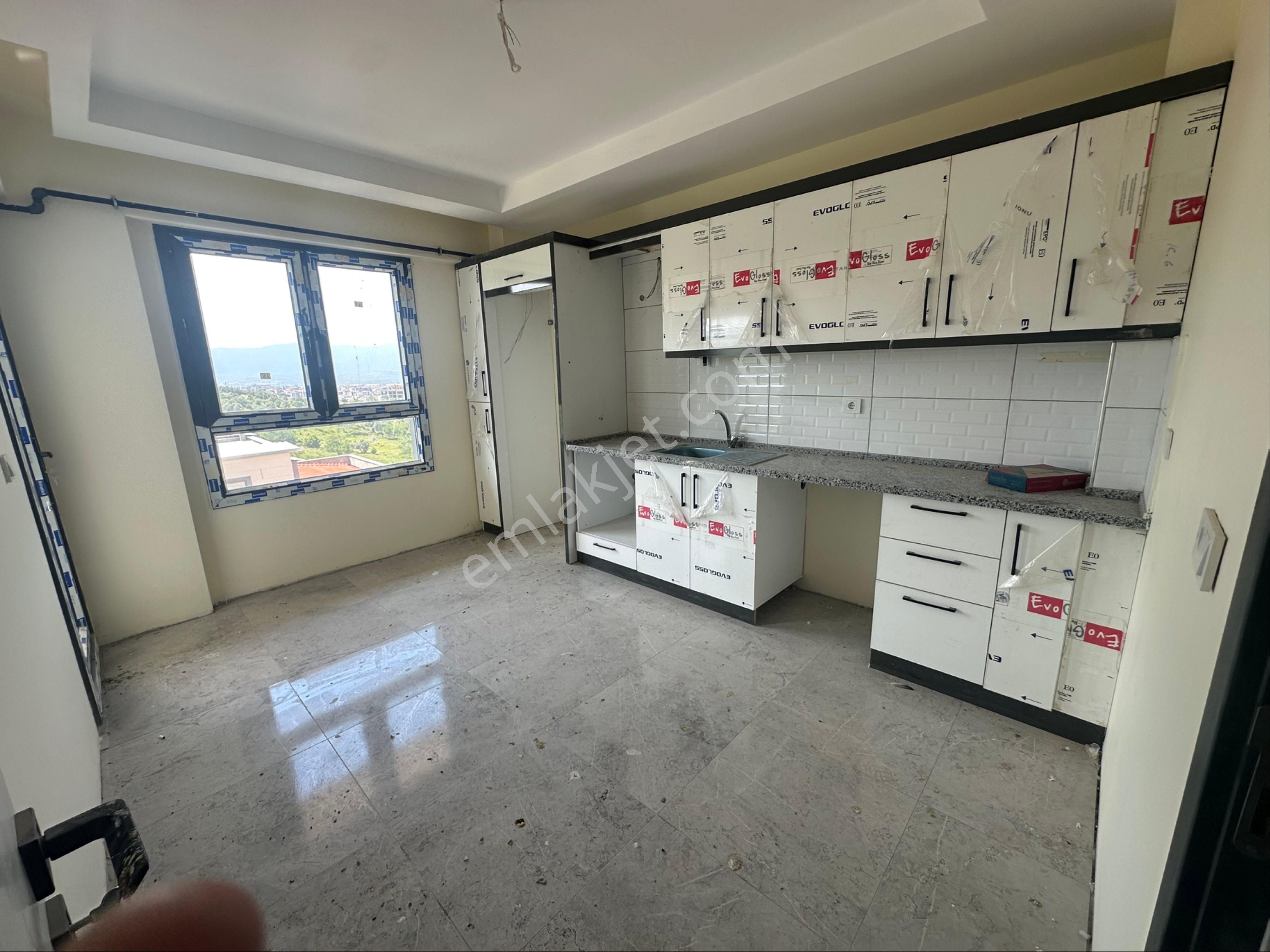 Ergenekon Mahallesi Site İçerisinde 3+1 135 M2