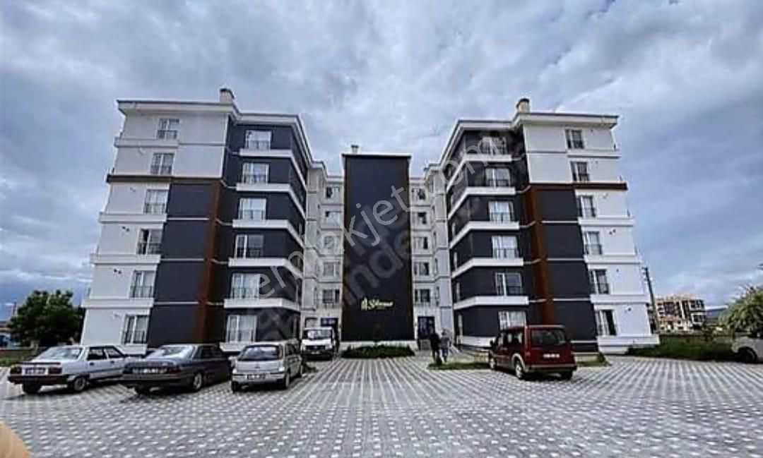 Cg Nova'dan Otonomi Arkasında Kiralık 1+1 Eşyalı Yada Eşyasız
