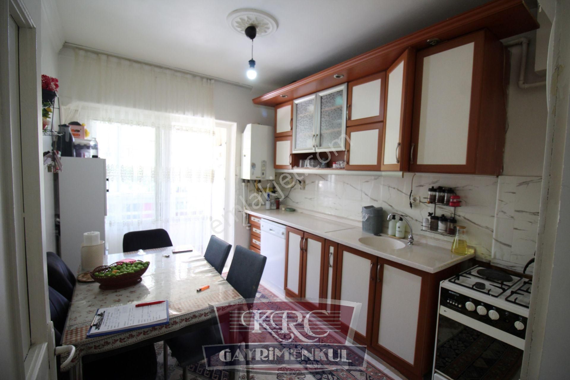 Krc'den Mamak Çarşıiçi Caddesine Yürüme Mesafesinde 3+1 Satılık