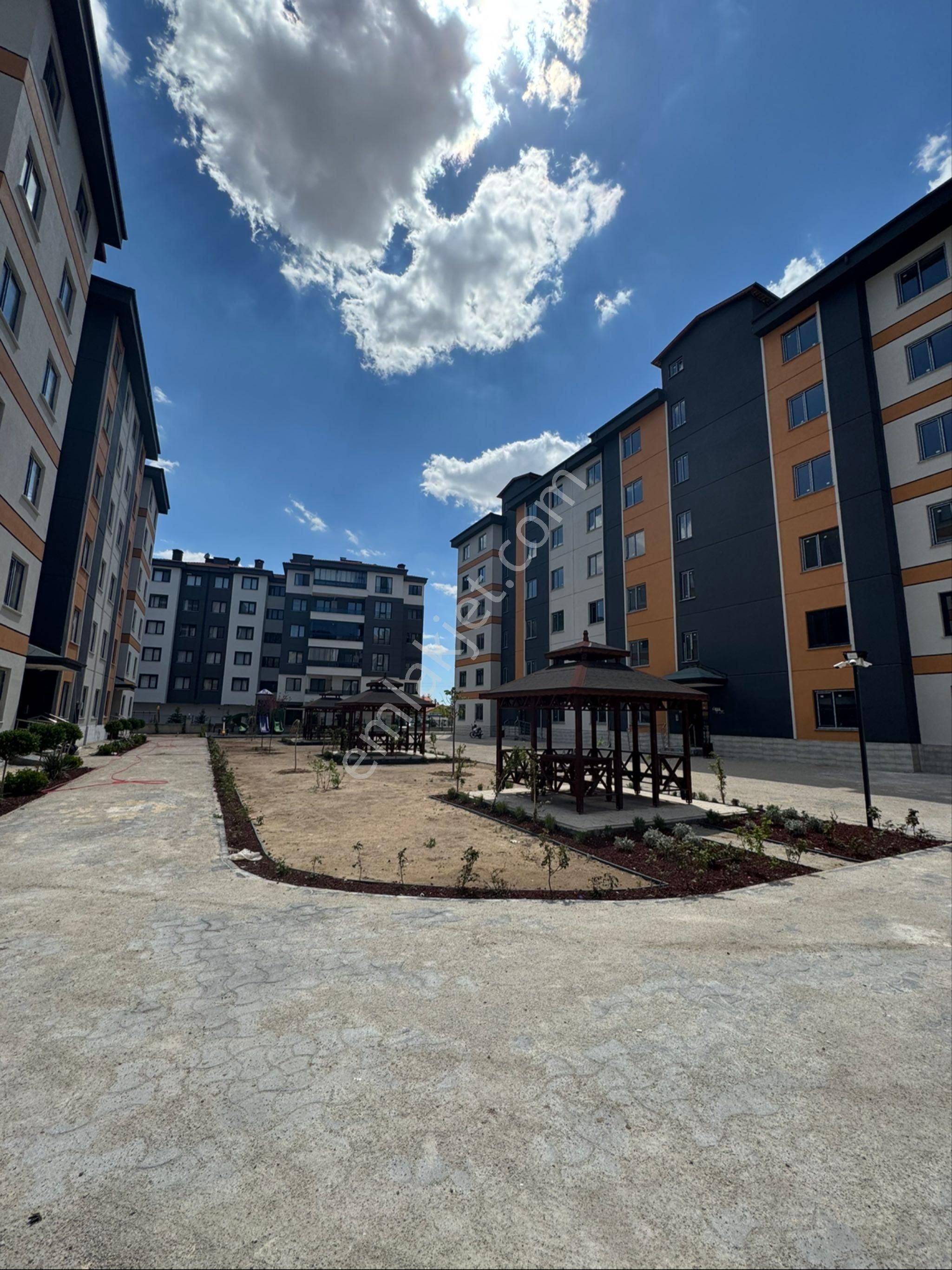 Konya Karatak Fatih Karakolu Civarı Sıfır Lüks Satılık 4+1 Daire