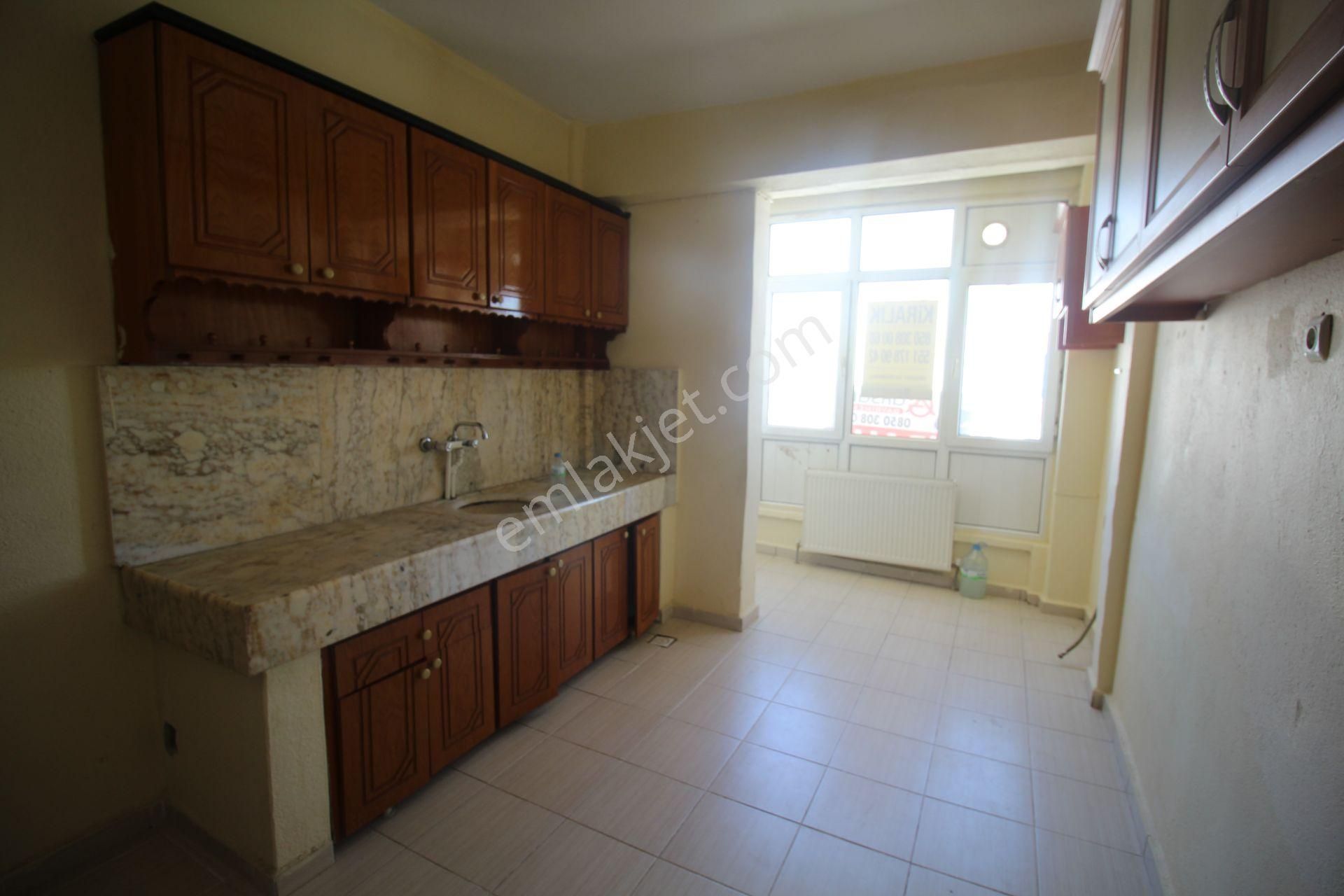 Aksaray Fatih Mahallesi'nde Kiralık 3+1 Daire