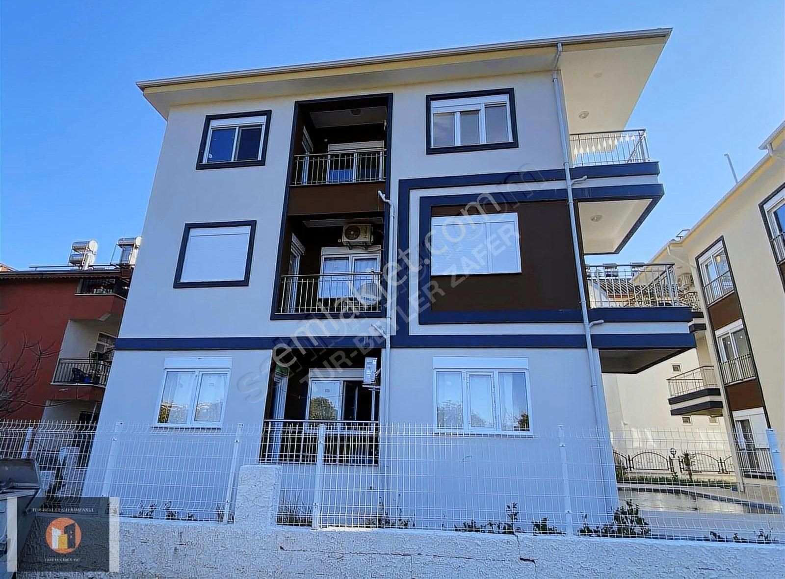Tur-beylerden Havuzlu Çatılı 1 Yıllık Satılık Daire