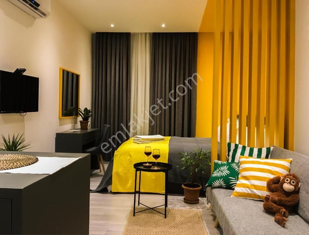 Esenler De 1+0 1+1 1+1 Jakuzili Günlük Kiralık Daire
