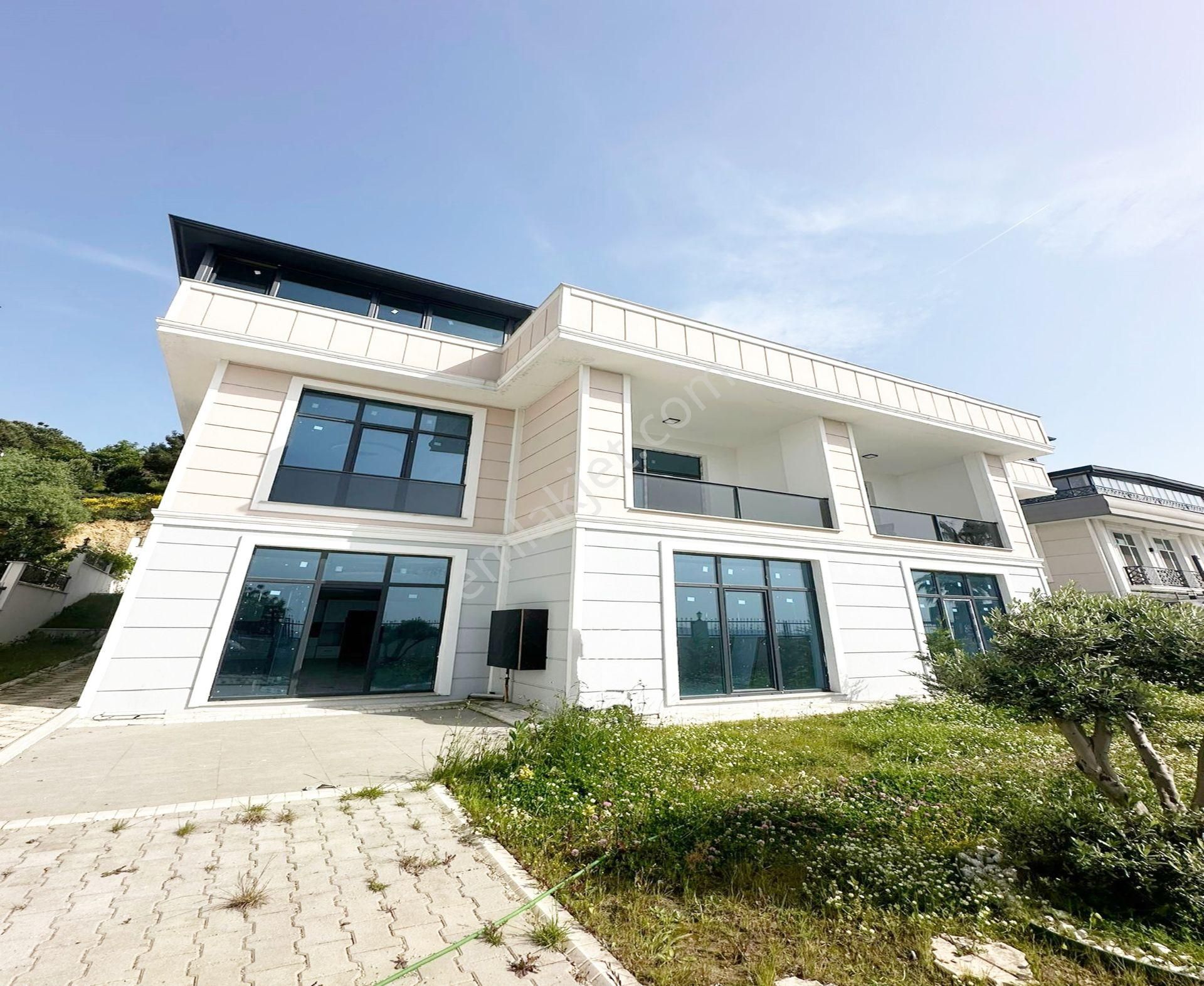 Büyükçekmece Merkezinde Sıfır 10+2 Çift Asansörlü Deniz Manzaralı Lüx İkiz Villa!!!