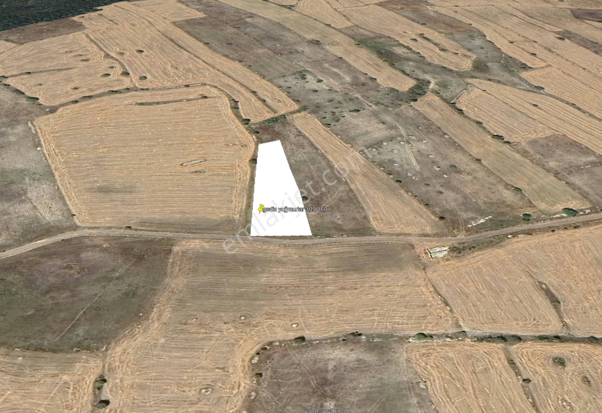 Kütahya Gediz Yağmurlar Köyü 2556 M2 Satılık Tarla