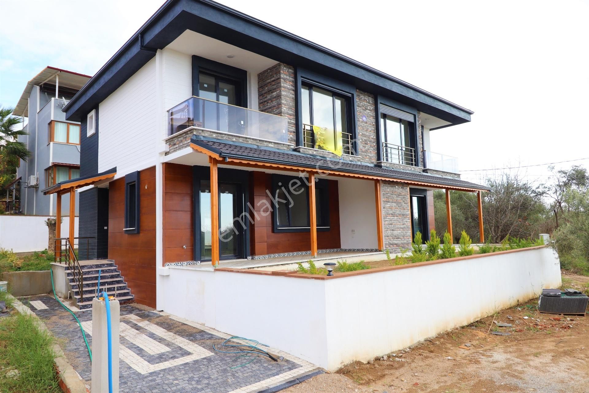 Altınoluk Narlı Mevkinde Satılık 3+1 Sıfır Villa - Görsel 3