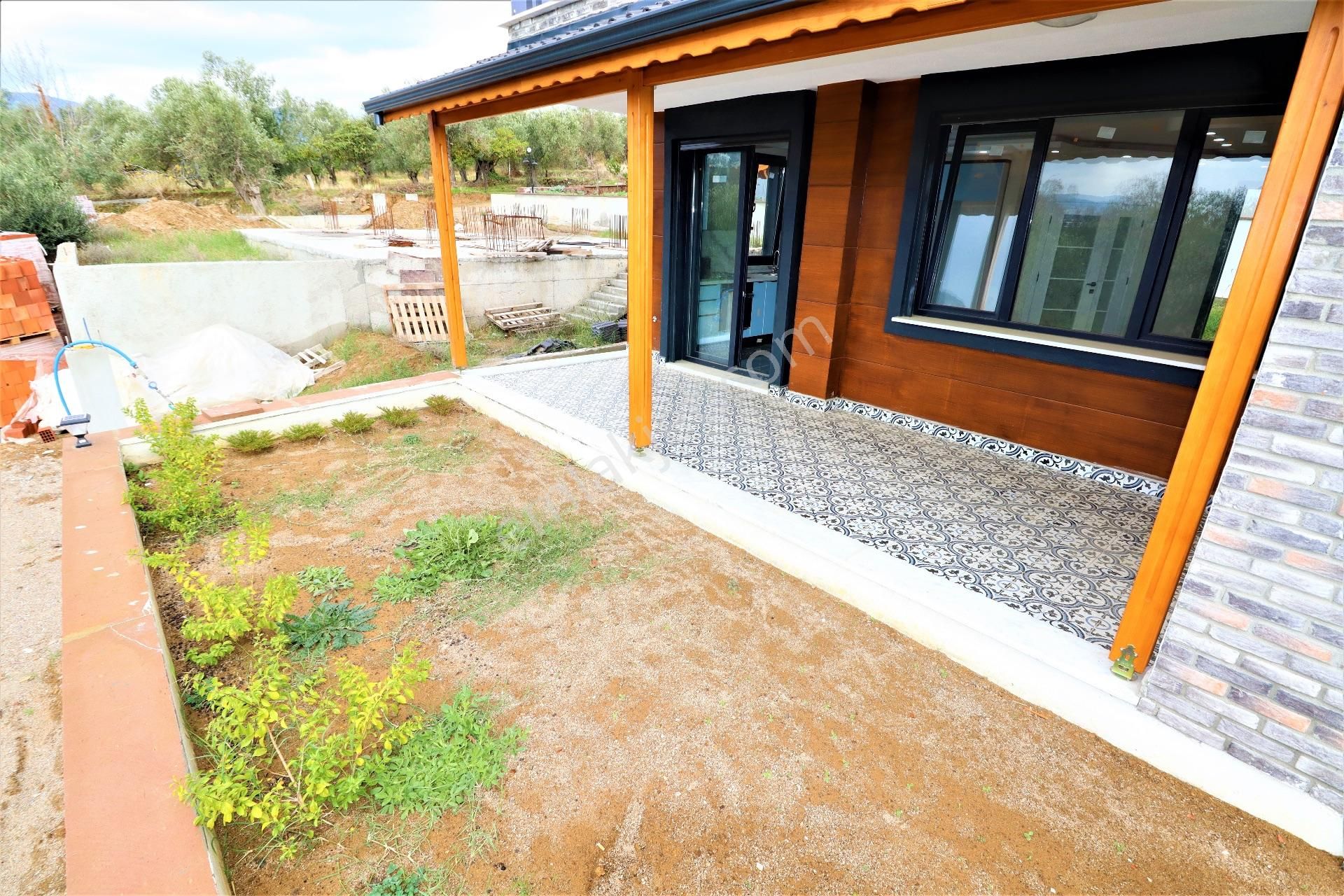 Altınoluk Narlı Mevkinde Satılık 3+1 Sıfır Villa - Görsel 6