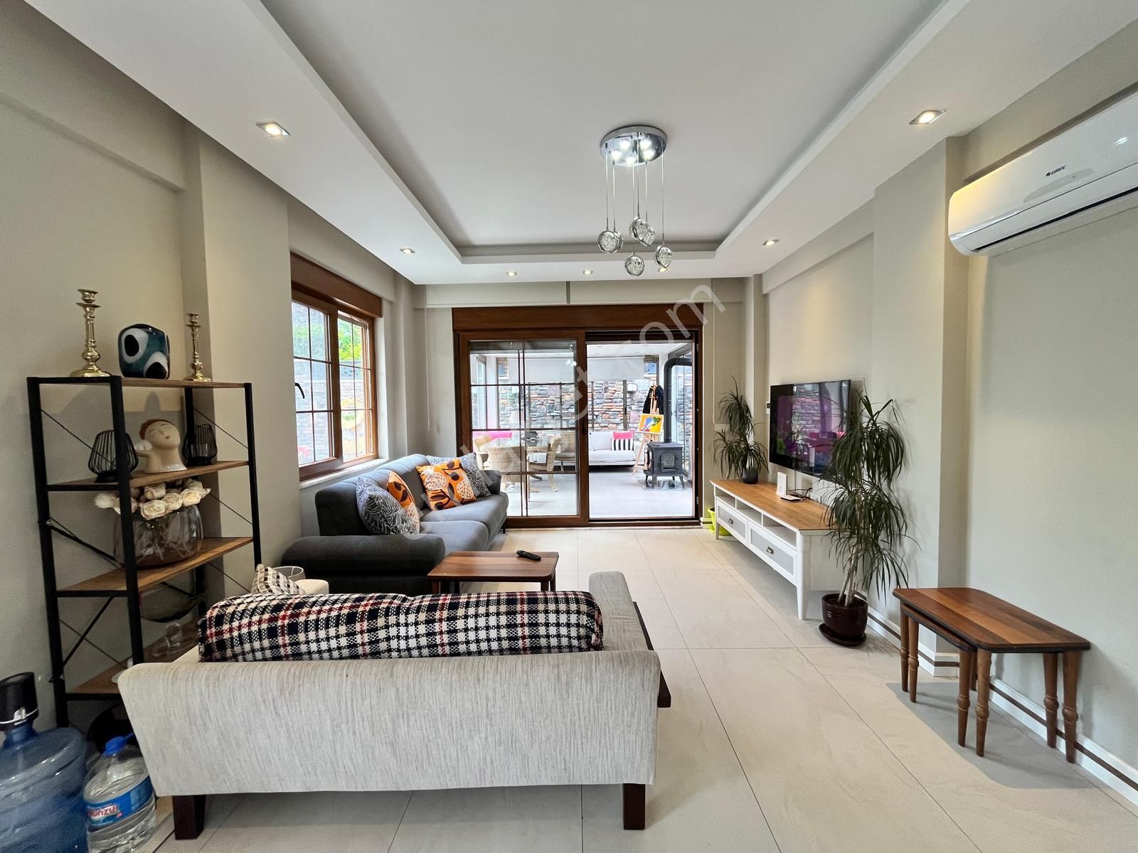 Full Donanımlı Müstakil Kış Yaz Bahçeli Havuzlu 3+1 Lüks Villa - Görsel 8