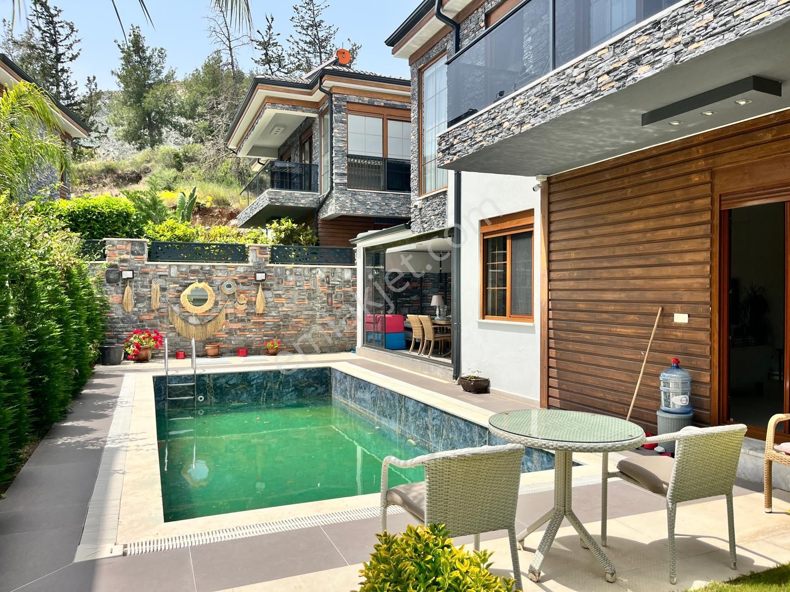 Full Donanımlı Müstakil Kış Yaz Bahçeli Havuzlu 3+1 Lüks Villa - Görsel 4