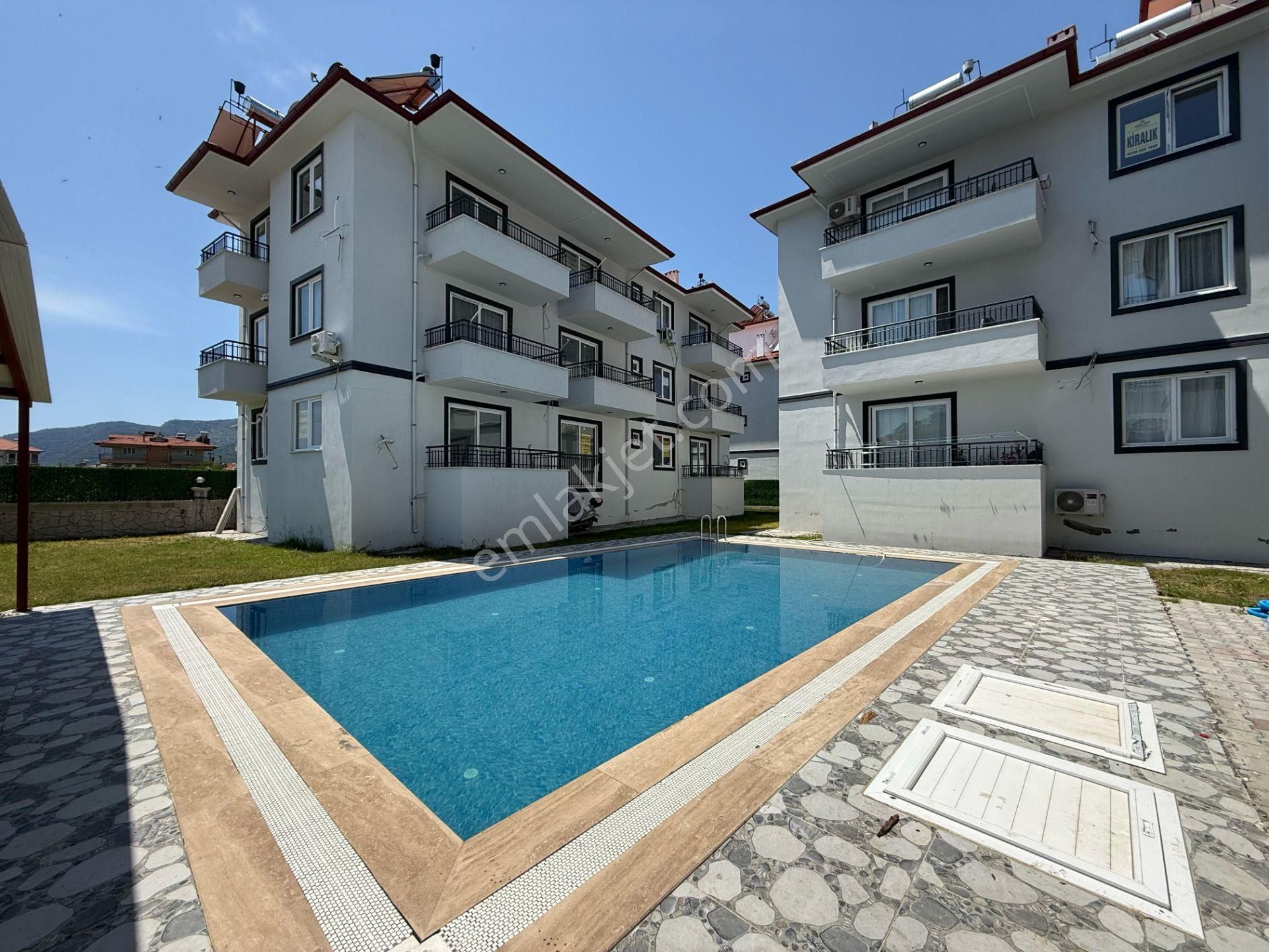 Ortacada Merkeze Yakın 1+1 Havuzlu Sitede Daire Satılık.