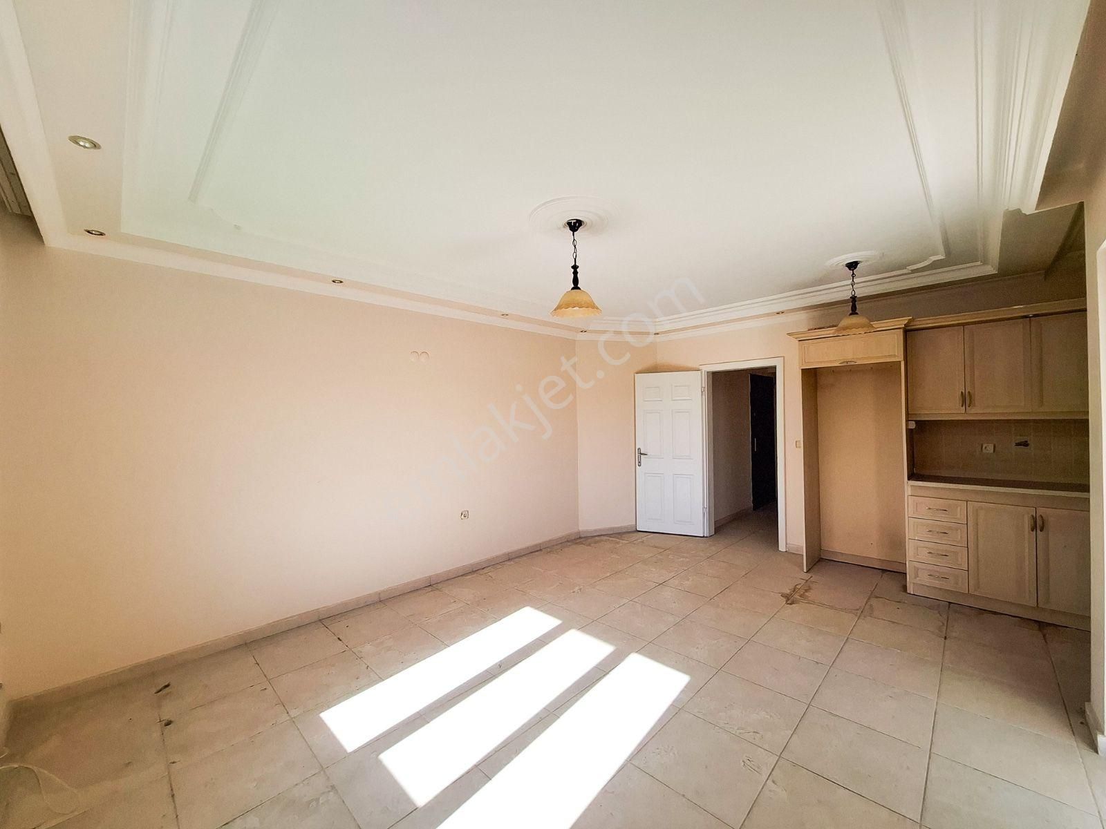 Didim Altınkumda Satılık Denize 450 Mt. 4+1 Geniş Teraslı Köşe Dublex - Görsel 4