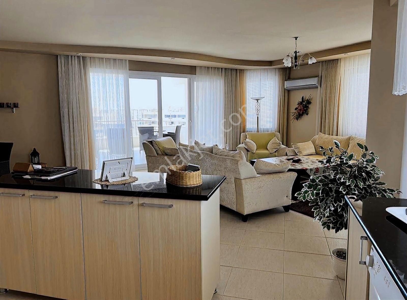 Çeşmeli Liparis 5 Sitesinde Şehir Ve Deniz Manzaralı Köşe Daire - Görsel 11