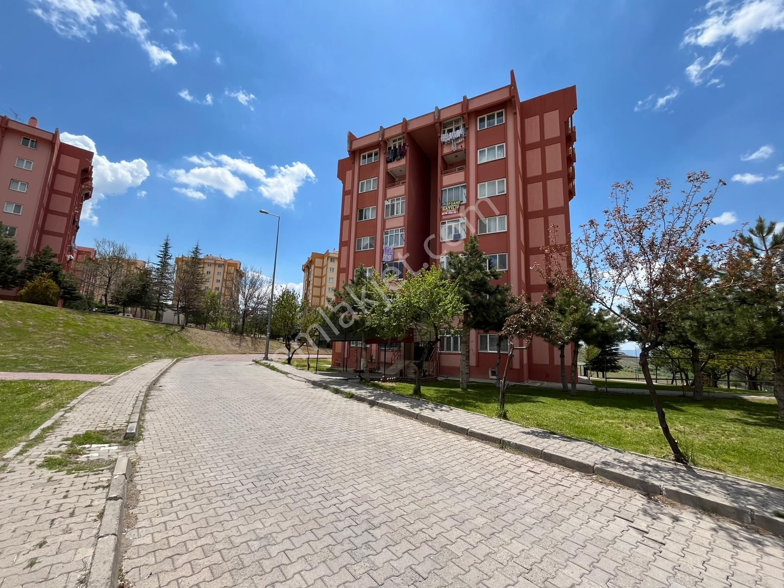 Toki 1. Bölgede Satılık Daire Efsane Group Gayrimenkul'den