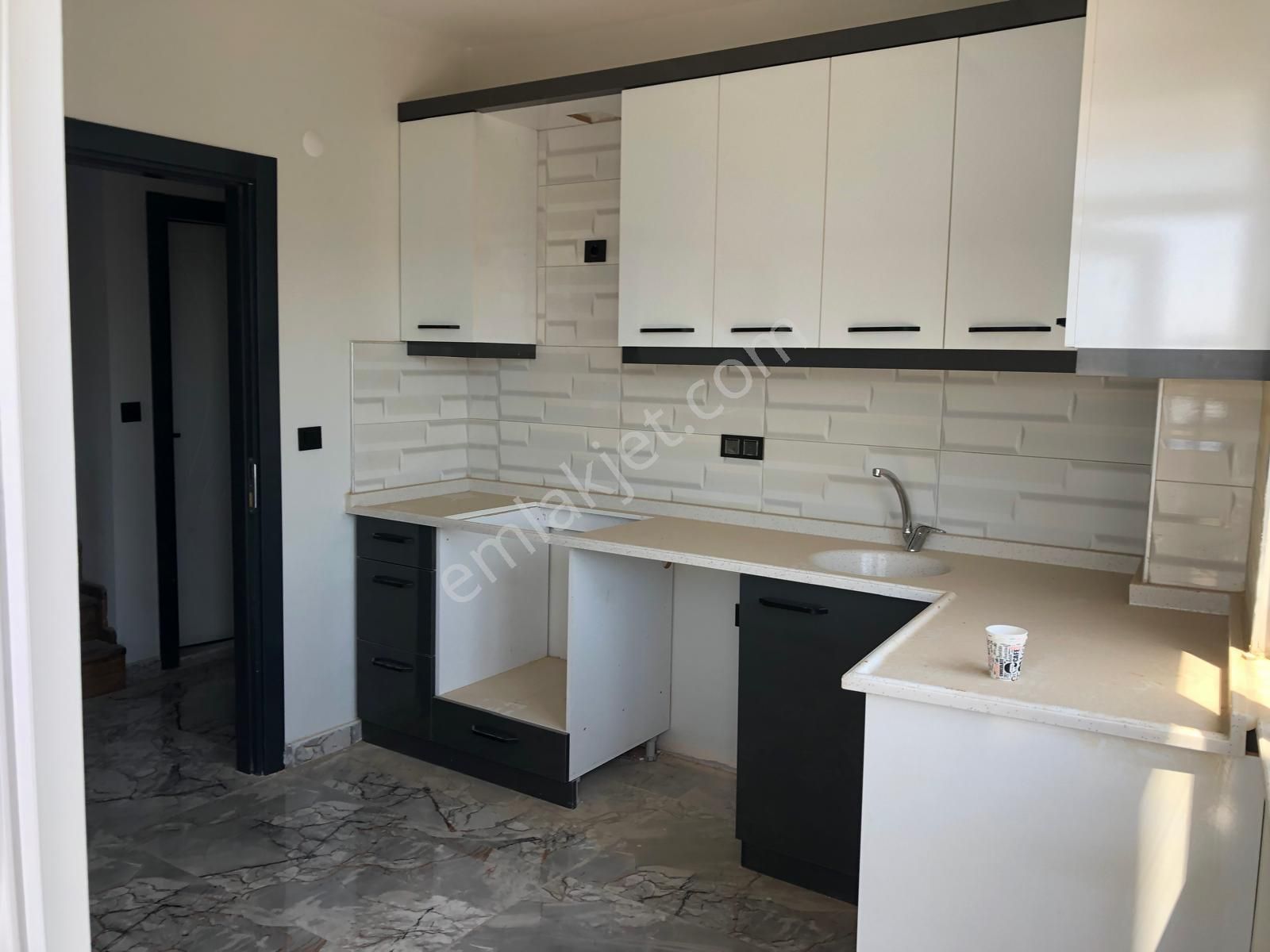 Şehir Hastanesine Yakın 5+1 180m 2 Ayrı Mutfaklı Asansörlü Dublex