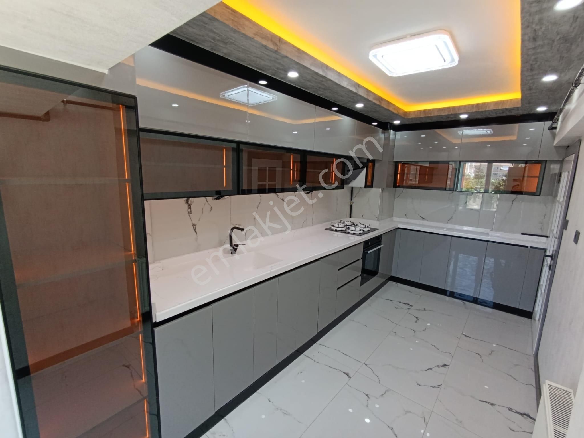 Sincan Andiçen Mah De Ara Katta Salon Bağımsız Full Yapılı 3+1 Daire