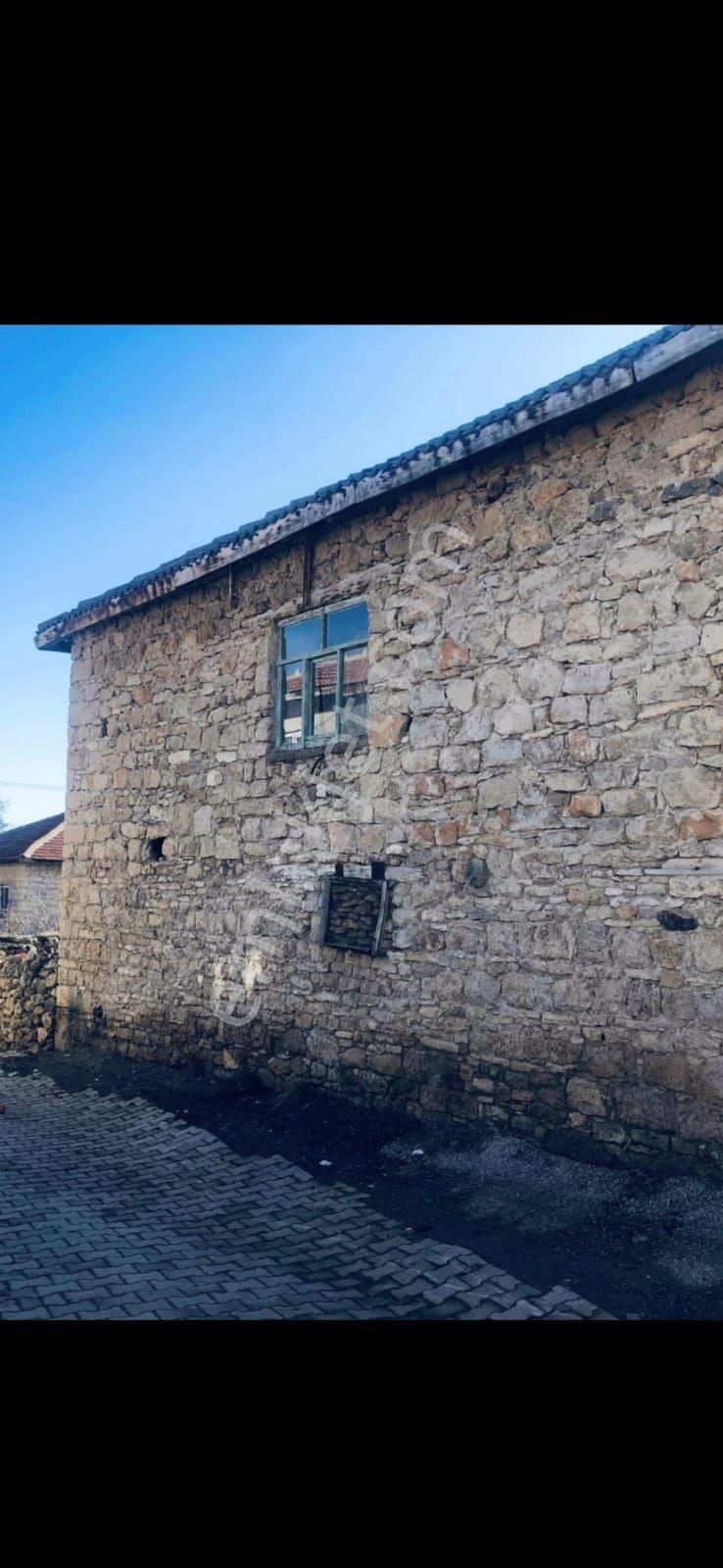 Gül Emlaktan Gök Çimen Mah Satlık 2 Katlı Mustakil Taş Ev