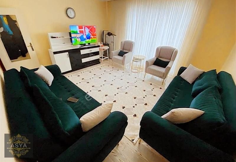 Ataparkta Cadde Üzeri Asansörlü Full Yapılı 3+1 Ara Kat Satılık