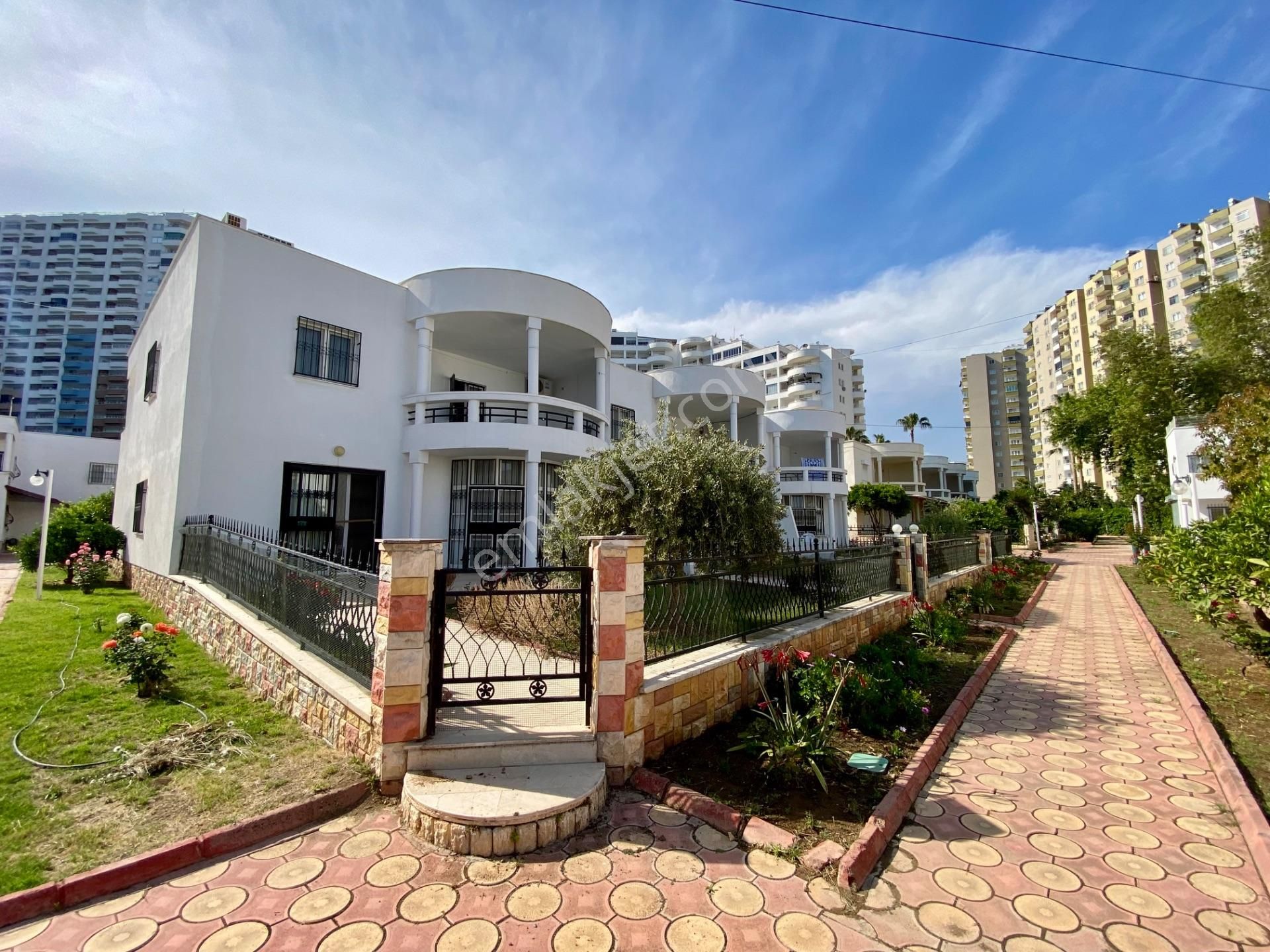 Mersin Erdemli Tömük Club Lıdo Tatil Sitesi’nde Eşyalı Kiralık Villa Yazlık