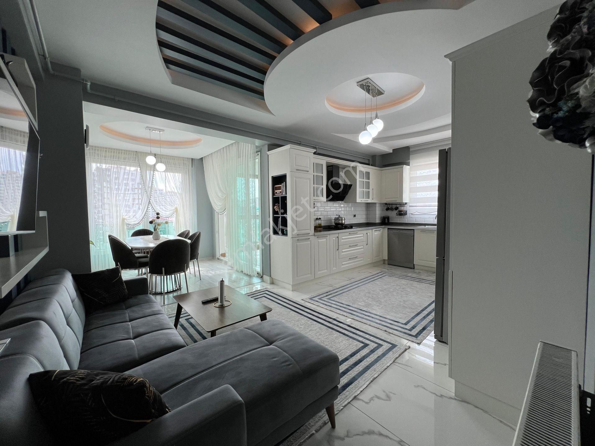50 Lik Cadde Öncü Pietra Sitesinde 4,5+1 Ultra Lüx Satılık Daire