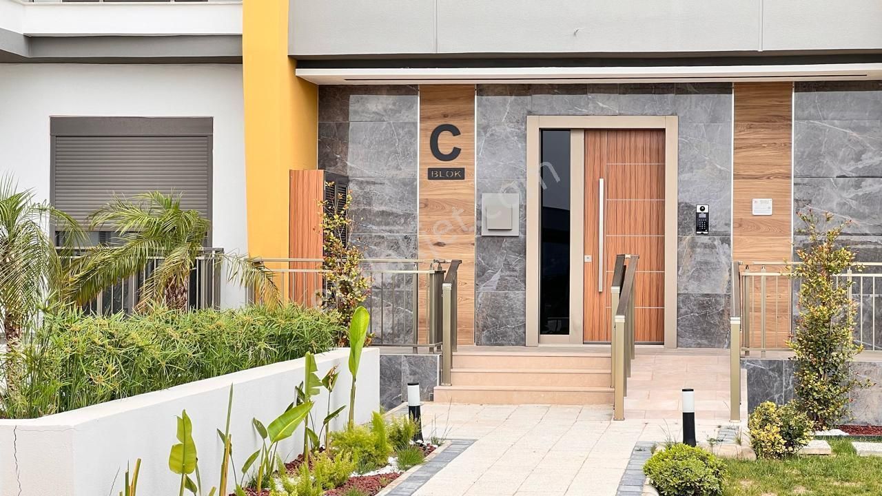 Fevzı Cakmakta Ultra Luks Havuzlu Oyun Parklı Katta Tek 140m2 Ebeveyn Banyolu Genıs 3+1 Daıre!!!