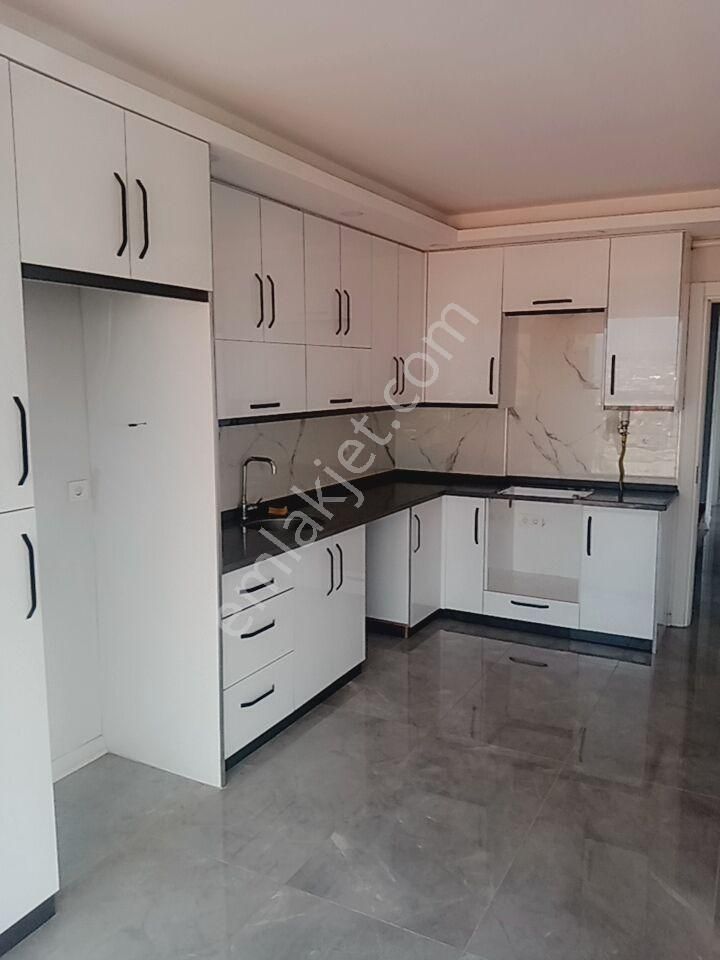 Manisa Salihli Sağlık Mahallesi'nde Satılık Dublex Daire