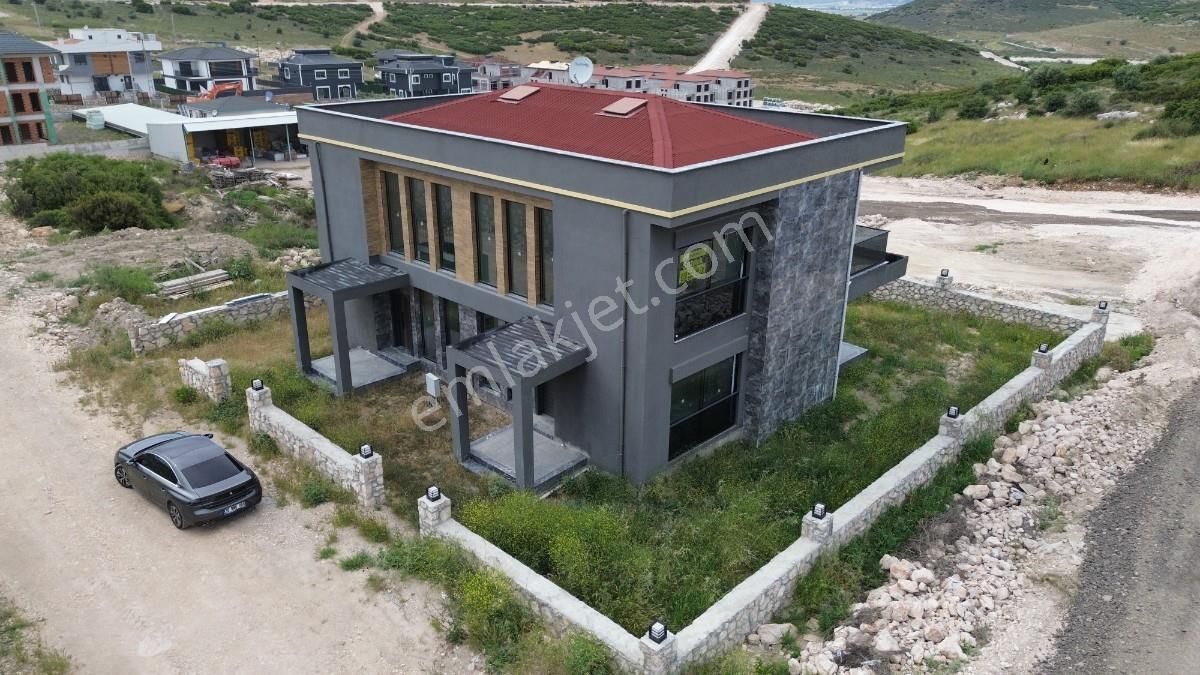 Villakentde 312m2 Arsa İçinde Satılık Triplex 4+1 Villa