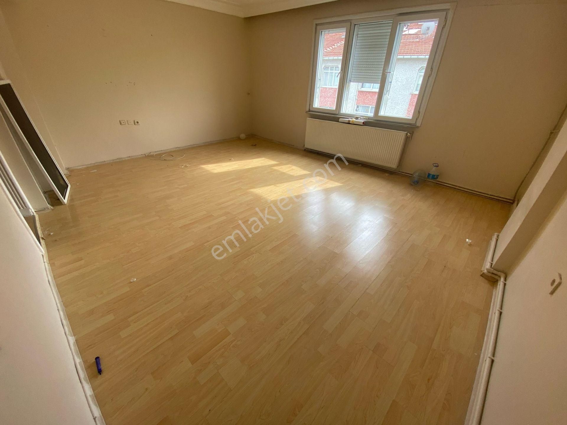 Güngören Akıncılar Mh Tramvaya Yakın 2+1 90m2 5.kt Kiralık Daire