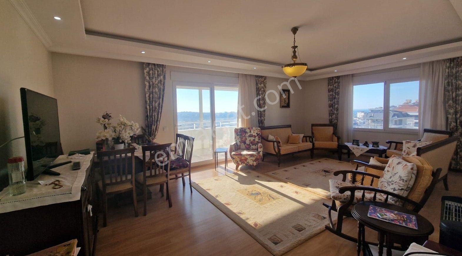 Alanya Çıplaklı Mah.manzaralı Satılık 4+1 Penthouse Daire