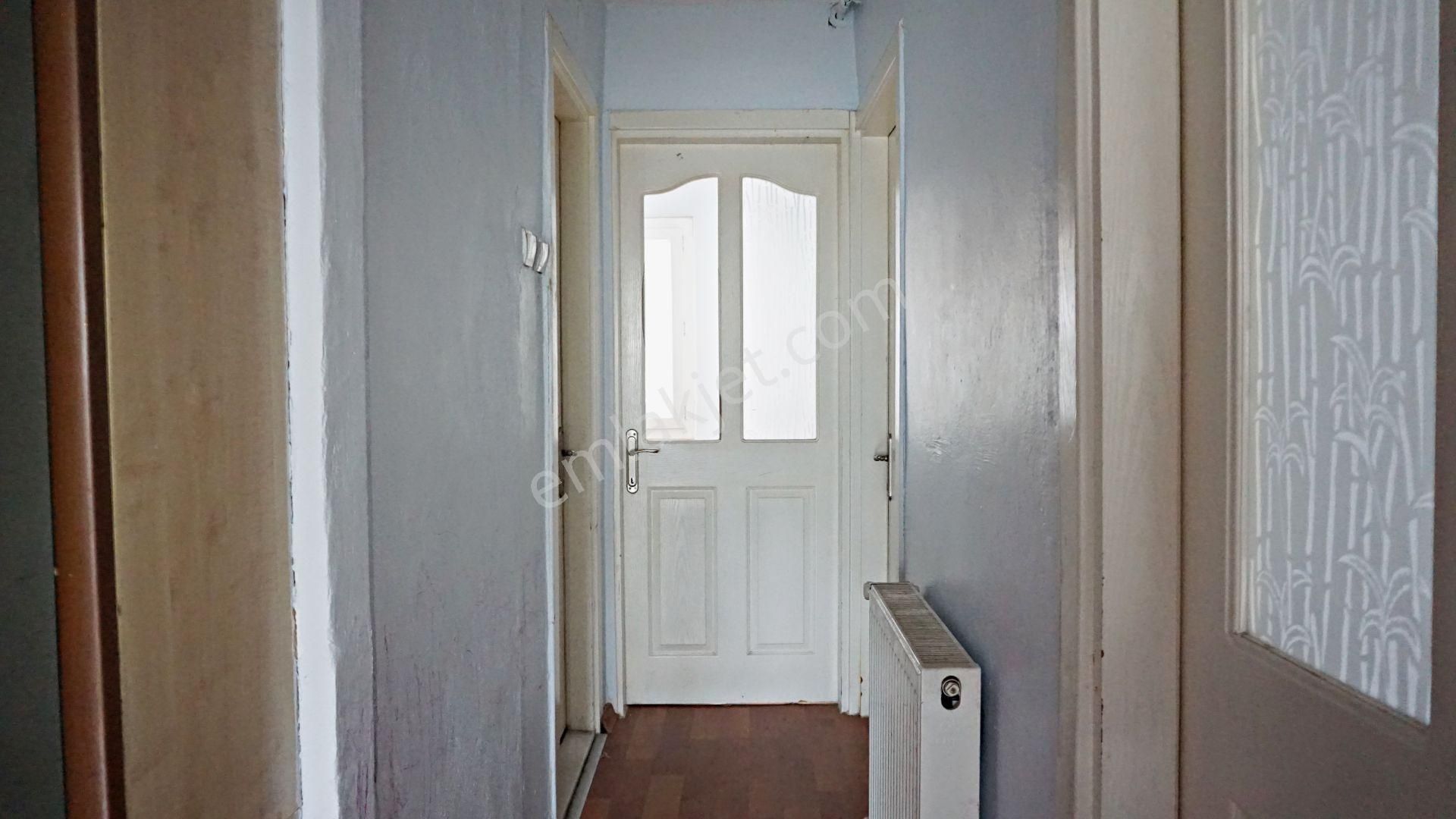 Egekentte Satılık 3+1 Doğalgazlı+balkonlu Çiğli Serkan Dan