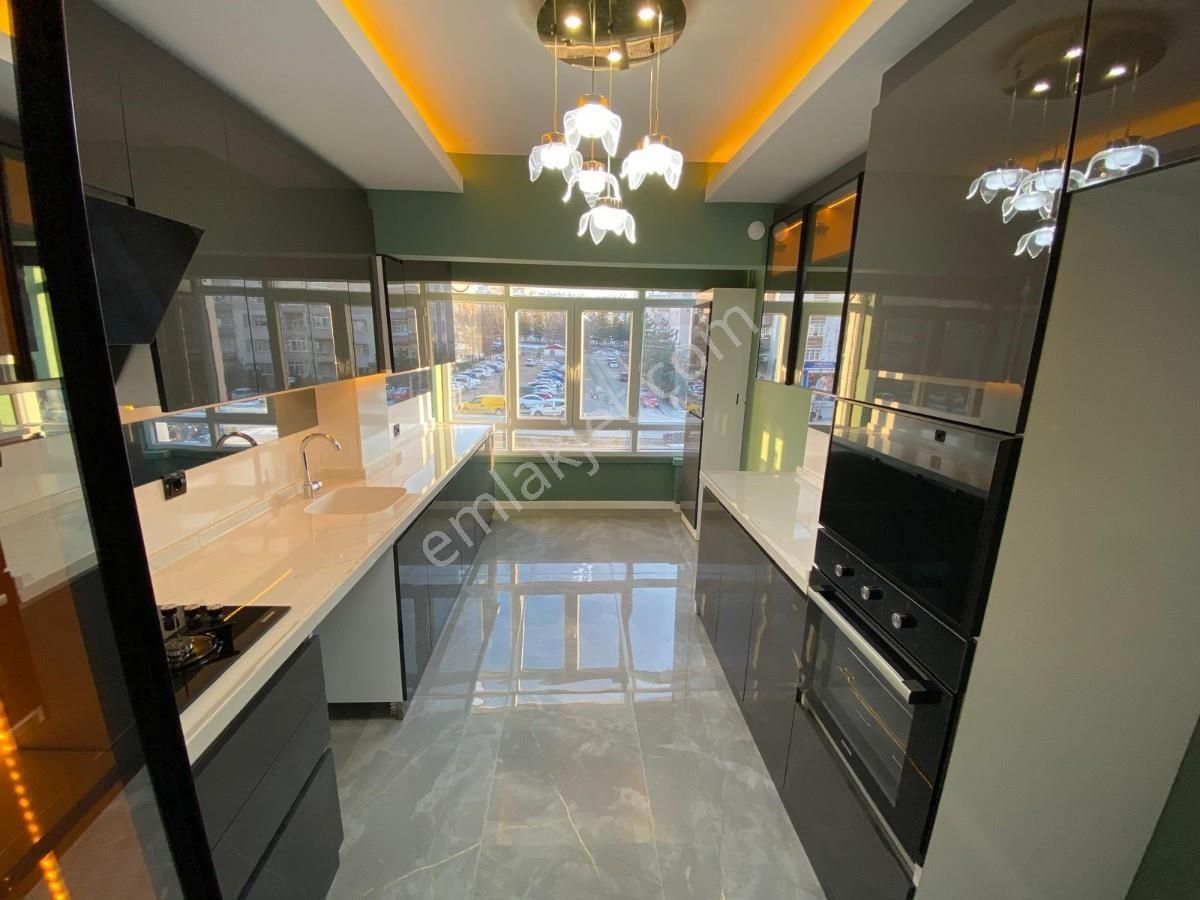 Sincan Selçuklu Mh 3+1 Lüks Yapı Arakat Bağımsız Asansörlü Daire