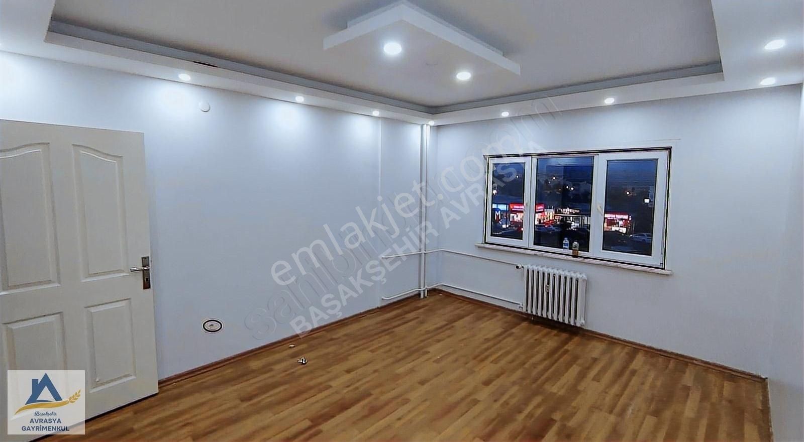 Başakşehir 1. Etap Satılık Metroya Yakın Tadilatlı 2+1 Daire
