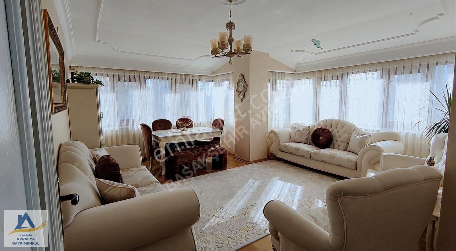 Başakşehir Onurkent'te Satılık 3+1 Çam Sakura'ya En Yakın Blokta